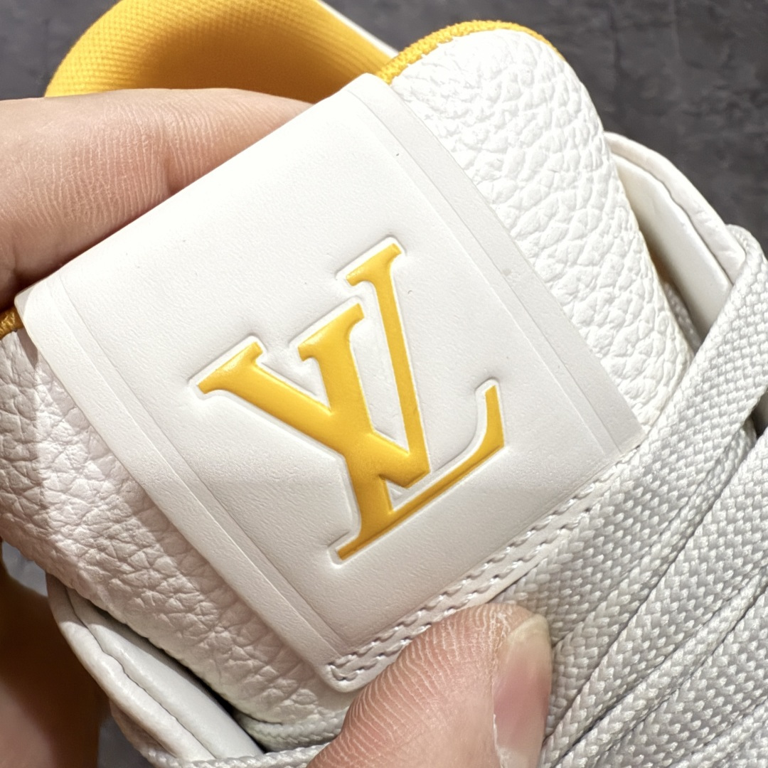 图片[6]-【天花板/Goat版】 市场最强版 没有之一的存在💪🏻 Louis Vuitton LV Trainer 系列全新版上架 手里有正品的可以对比下🆚懂货的看细节‼️ 此版品质是市场从未达到的新高度！ 整体版型 皮料 牛仔布的色差 压花纹路清晰度 后跟版型等等 都可以自行对比[机智]吊打市场所有货，怒甩十条街的那种，直接来正品对比图🆚，欢迎拿市场各大工厂的货来对比！ 尺码：35-45码-选品中心