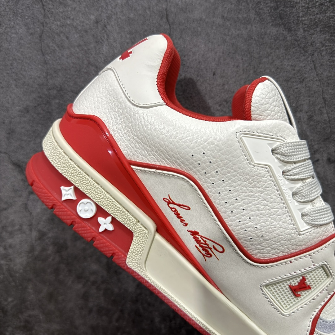 图片[7]-【天花板/Goat版】 市场最强版 没有之一的存在💪🏻 Louis Vuitton LV Trainer 系列全新版上架 手里有正品的可以对比下🆚懂货的看细节‼️ 此版品质是市场从未达到的新高度！ 整体版型 皮料 牛仔布的色差 压花纹路清晰度 后跟版型等等 都可以自行对比[机智]吊打市场所有货，怒甩十条街的那种，直接来正品对比图🆚，欢迎拿市场各大工厂的货来对比！ 尺码：35-45码-选品中心