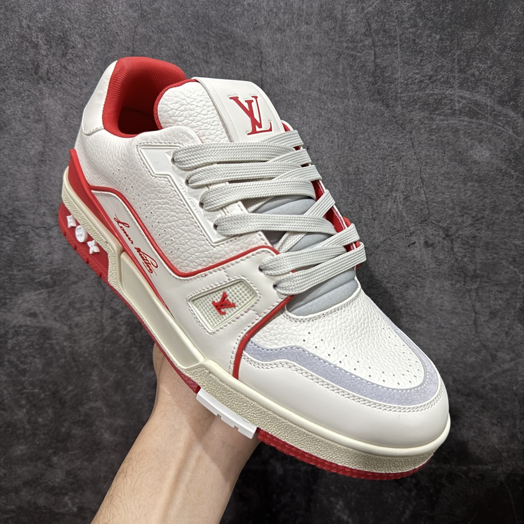 图片[3]-【天花板/Goat版】 市场最强版 没有之一的存在💪🏻 Louis Vuitton LV Trainer 系列全新版上架 手里有正品的可以对比下🆚懂货的看细节‼️ 此版品质是市场从未达到的新高度！ 整体版型 皮料 牛仔布的色差 压花纹路清晰度 后跟版型等等 都可以自行对比[机智]吊打市场所有货，怒甩十条街的那种，直接来正品对比图🆚，欢迎拿市场各大工厂的货来对比！ 尺码：35-45码-选品中心