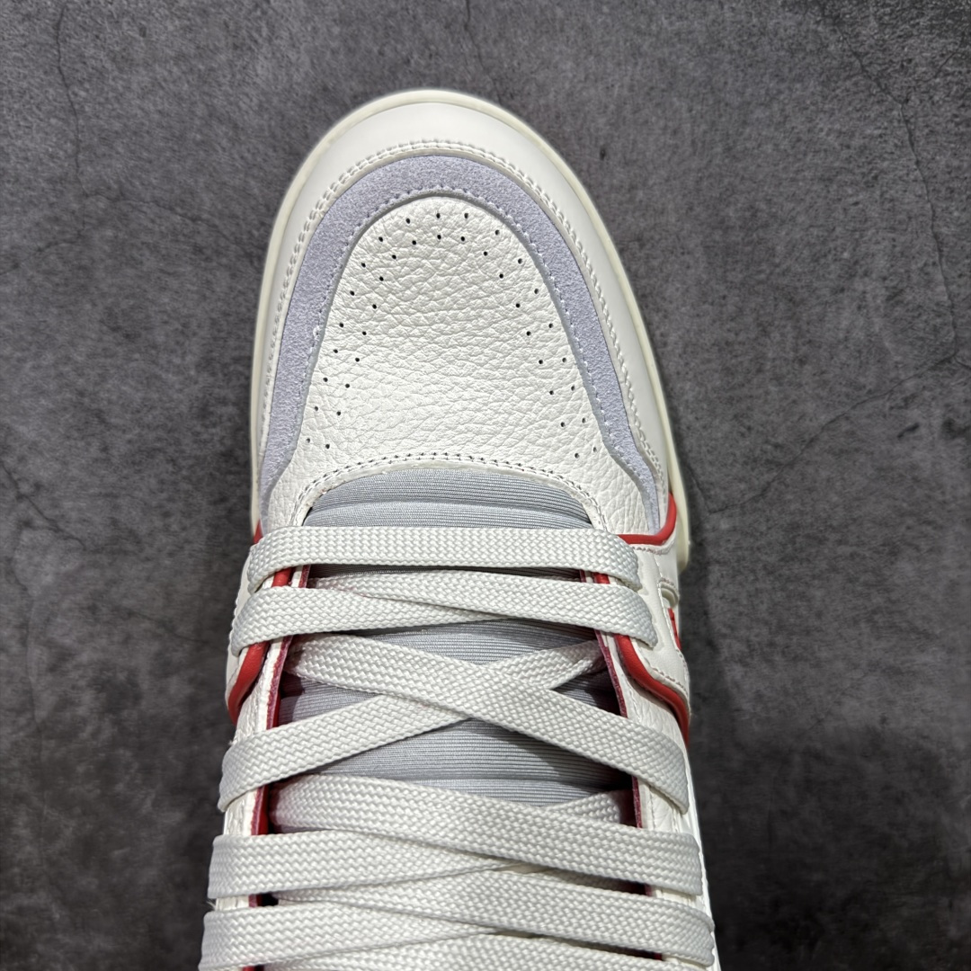 图片[5]-【天花板/Goat版】 市场最强版 没有之一的存在💪🏻 Louis Vuitton LV Trainer 系列全新版上架 手里有正品的可以对比下🆚懂货的看细节‼️ 此版品质是市场从未达到的新高度！ 整体版型 皮料 牛仔布的色差 压花纹路清晰度 后跟版型等等 都可以自行对比[机智]吊打市场所有货，怒甩十条街的那种，直接来正品对比图🆚，欢迎拿市场各大工厂的货来对比！ 尺码：35-45码-选品中心