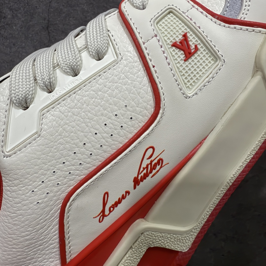 图片[4]-【天花板/Goat版】 市场最强版 没有之一的存在💪🏻 Louis Vuitton LV Trainer 系列全新版上架 手里有正品的可以对比下🆚懂货的看细节‼️ 此版品质是市场从未达到的新高度！ 整体版型 皮料 牛仔布的色差 压花纹路清晰度 后跟版型等等 都可以自行对比[机智]吊打市场所有货，怒甩十条街的那种，直接来正品对比图🆚，欢迎拿市场各大工厂的货来对比！ 尺码：35-45码-选品中心