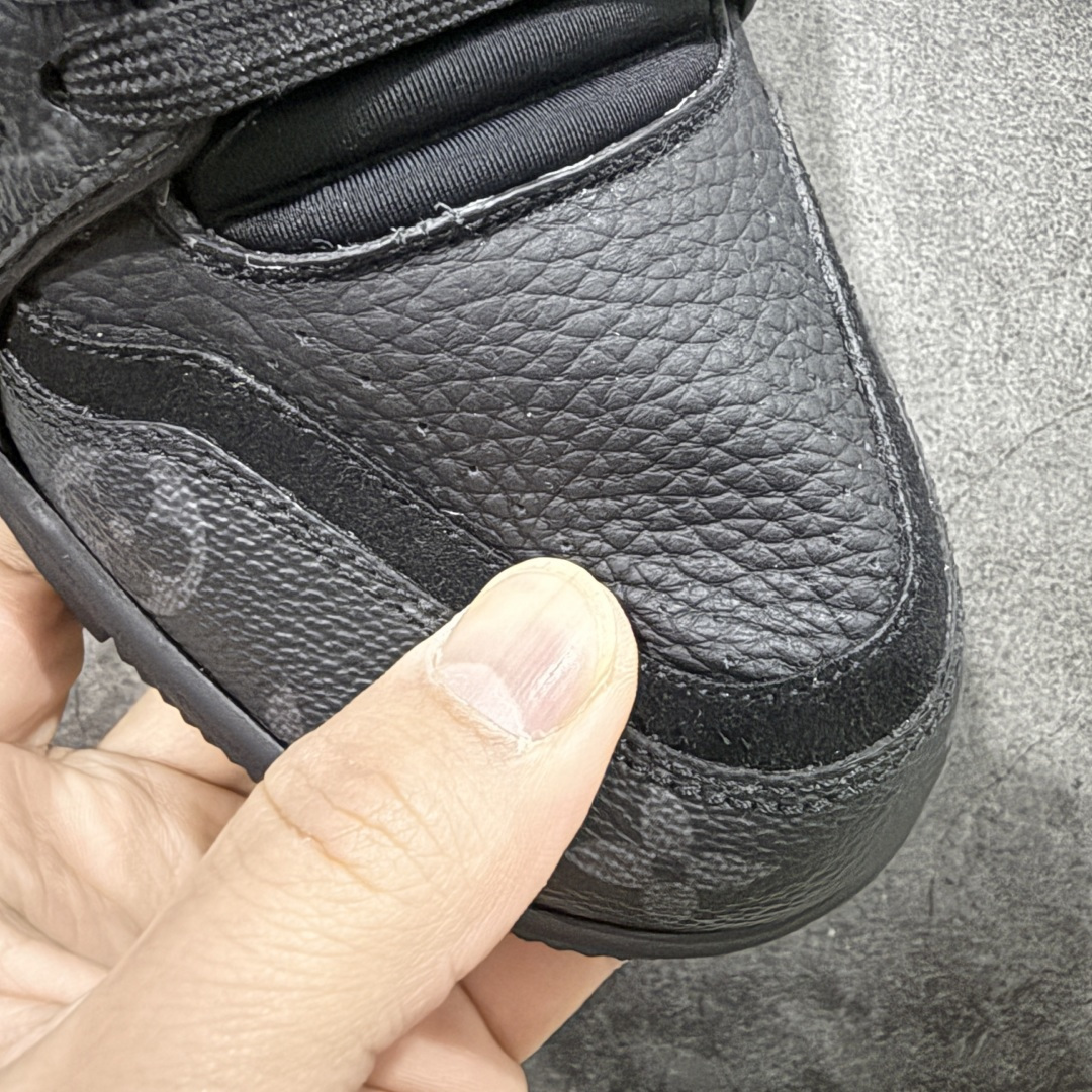 图片[5]-【天花板/Goat版】 市场最强版 没有之一的存在💪🏻 Louis Vuitton LV Trainer 系列全新版上架 手里有正品的可以对比下🆚懂货的看细节‼️ 此版品质是市场从未达到的新高度！ 整体版型 皮料 牛仔布的色差 压花纹路清晰度 后跟版型等等 都可以自行对比[机智]吊打市场所有货，怒甩十条街的那种，直接来正品对比图🆚，欢迎拿市场各大工厂的货来对比！ 尺码：35-45码-选品中心