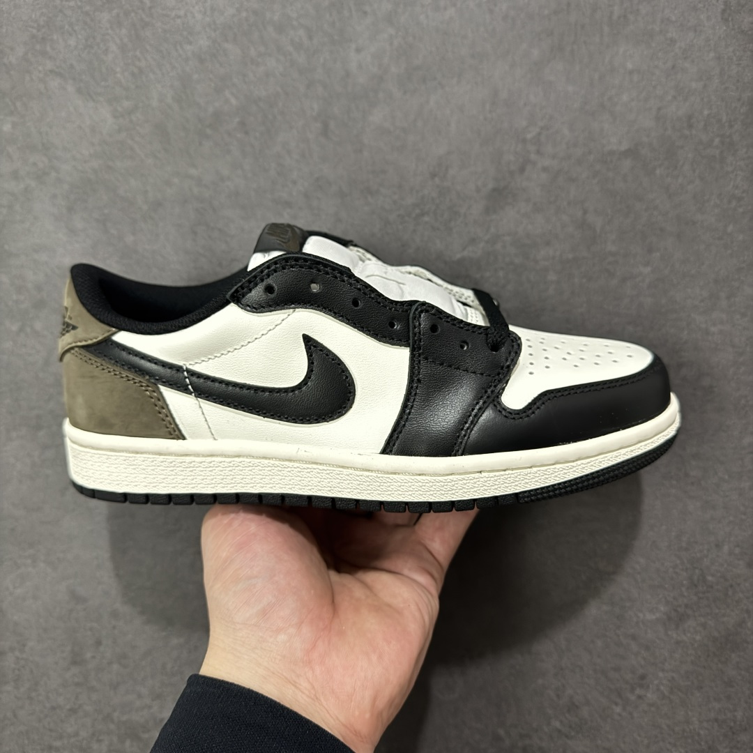 【H11版本】耐克Nike Air Jordan 1 AJ1经典复古经典低帮百搭文化篮球鞋 CZ0790-102 公司级真标半码制#原档案原数据开发版型#采用荔枝纹头层皮革鞋面材质#原厂立体填充鞋舌海绵#中底注胶孔及缜密中底拉帮工艺#原数据开发模具大底 尺码：35.5 36 36.5 37.5 38 38.5 39 40 40.5 41 42 42.5 43 44 44.5 45 46 47.5 48.5 编码：H11B330340-选品中心