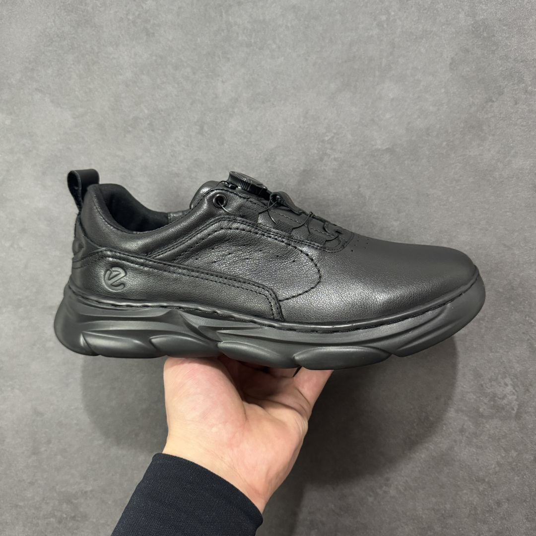 【公司级】ECCO爱步跑步鞋百搭舒适 秋冬新款厚底休闲运动鞋男鞋 灵动系列 黄景瑜同款 品质牛皮鞋面 轻盈柔韧 具有良好的透气性 细腻柔软 简约系带设计 可自由调节松紧 贴合脚型 PU泡沫橡胶大底 抓地力强 具有良好的防滑耐磨性 时尚简约 休闲百搭 尺码:39 40 41 42 43 44 (皮鞋码) 货号:875825-558266-选品中心