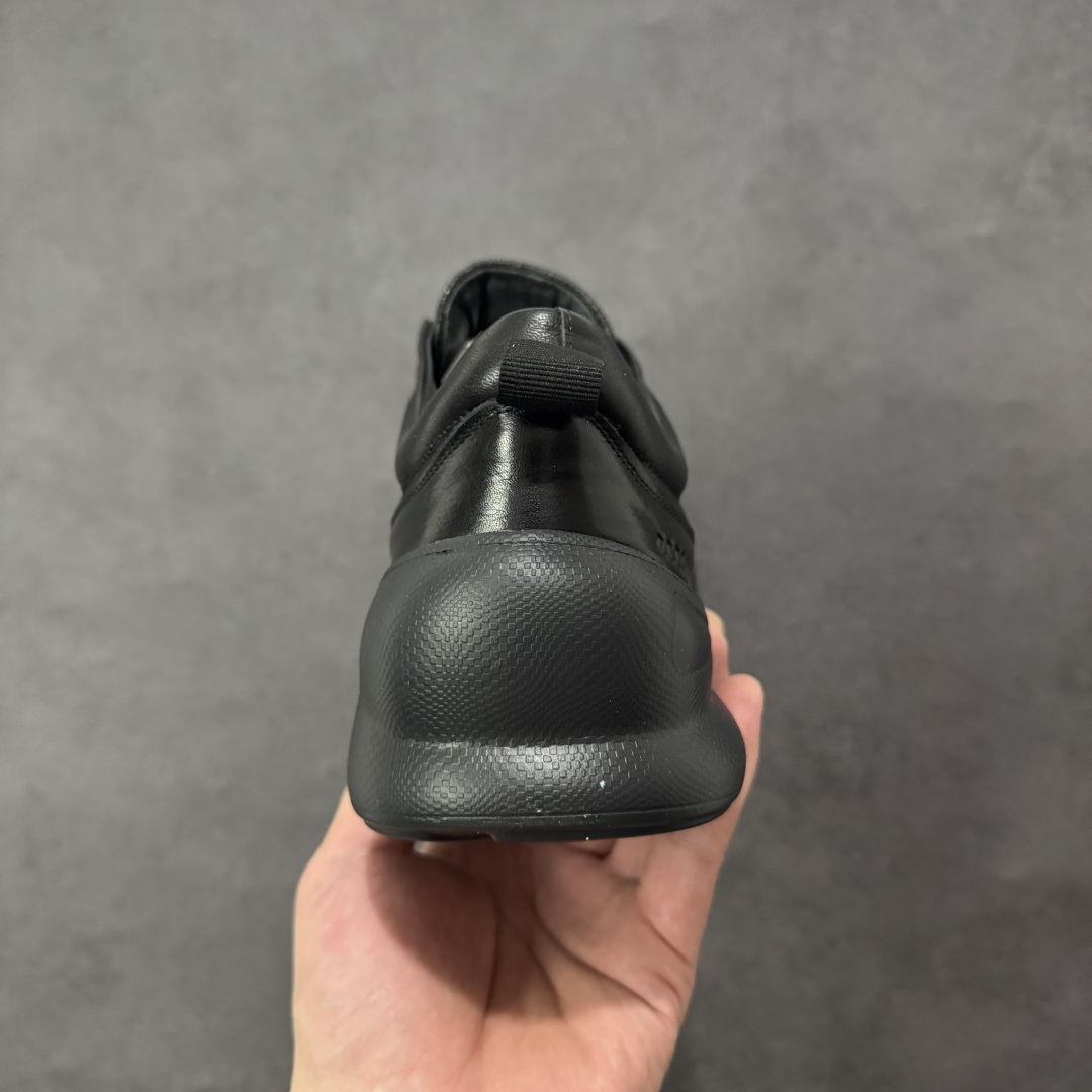 图片[4]-【公司级】ECCO爱步跑步鞋百搭舒适 秋冬新款厚底休闲运动鞋男鞋 灵动系列 黄景瑜同款 品质牛皮鞋面 轻盈柔韧 具有良好的透气性 细腻柔软 简约系带设计 可自由调节松紧 贴合脚型 PU泡沫橡胶大底 抓地力强 具有良好的防滑耐磨性 时尚简约 休闲百搭 尺码：39 40 41 42 43 44 （皮鞋码）-选品中心