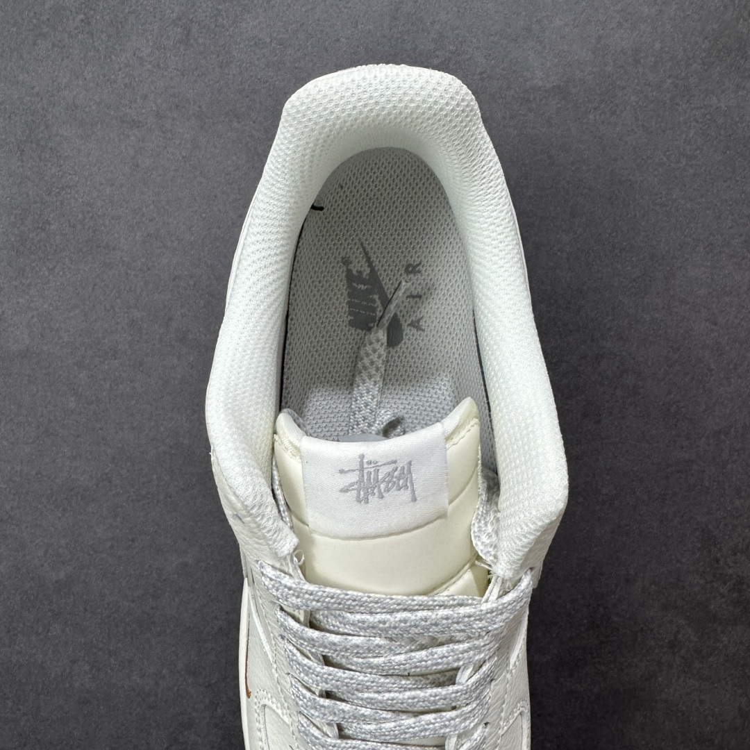 图片[7]-【定制版】NIke Air Force 1 \’07 Low “斯图西联名——米白小金勾”空军一号 低帮 运动鞋 休闲鞋 折边针车 工艺难度大 原楦头原纸板 原装鞋盒 定制五金配件 内置全掌气垫 原厂鞋底 货号：CS5288-058 尺码：36 36.5 37.5 38 38.5 39 40 40.5 41 42 42.5 43 44 44.5 45 编码：HXSB310320-选品中心