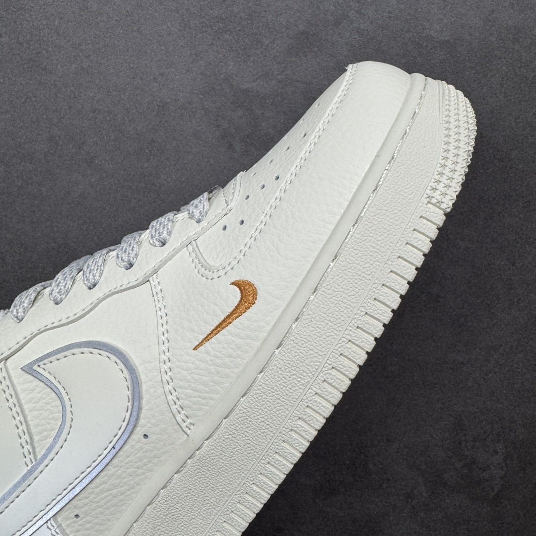 图片[5]-【定制版】NIke Air Force 1 \’07 Low “斯图西联名——米白小金勾”空军一号 低帮 运动鞋 休闲鞋 折边针车 工艺难度大 原楦头原纸板 原装鞋盒 定制五金配件 内置全掌气垫 原厂鞋底 货号：CS5288-058 尺码：36 36.5 37.5 38 38.5 39 40 40.5 41 42 42.5 43 44 44.5 45 编码：HXSB310320-选品中心