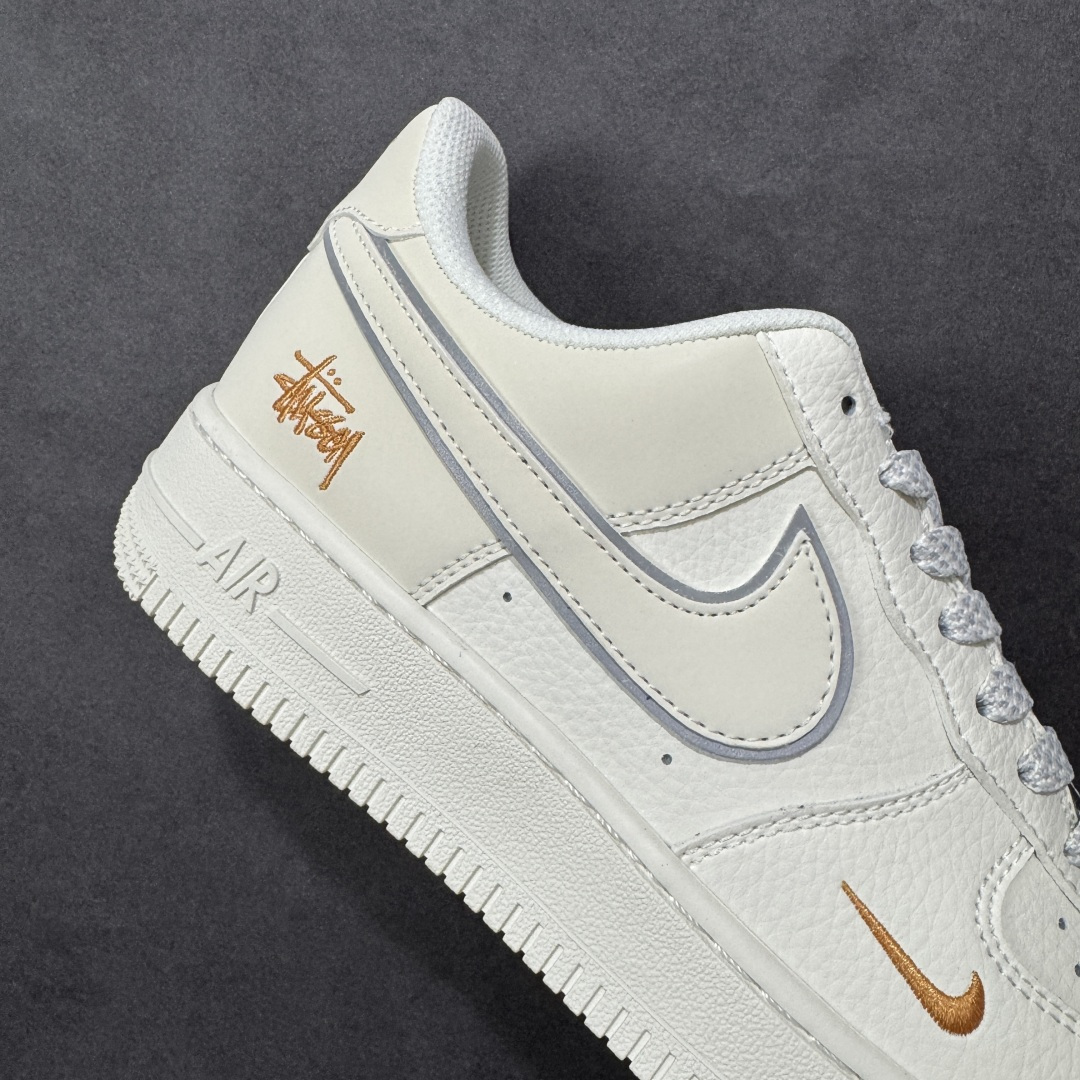 图片[6]-【定制版】NIke Air Force 1 \’07 Low “斯图西联名——米白小金勾”空军一号 低帮 运动鞋 休闲鞋 折边针车 工艺难度大 原楦头原纸板 原装鞋盒 定制五金配件 内置全掌气垫 原厂鞋底 货号：CS5288-058 尺码：36 36.5 37.5 38 38.5 39 40 40.5 41 42 42.5 43 44 44.5 45 编码：HXSB310320-选品中心
