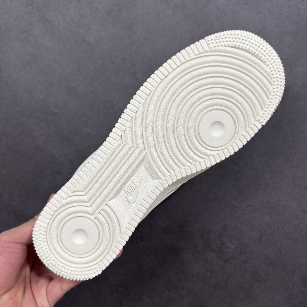 图片[9]-【定制版】NIke Air Force 1 \’07 Low “斯图西联名——米白小金勾”空军一号 低帮 运动鞋 休闲鞋 折边针车 工艺难度大 原楦头原纸板 原装鞋盒 定制五金配件 内置全掌气垫 原厂鞋底 货号：CS5288-058 尺码：36 36.5 37.5 38 38.5 39 40 40.5 41 42 42.5 43 44 44.5 45 编码：HXSB310320-选品中心