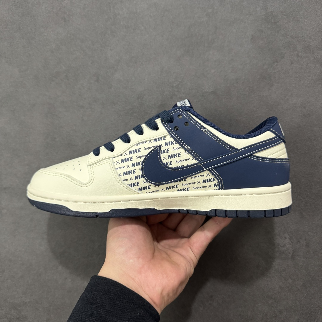 图片[2]-【定制版】Nike SB Dunk Low “supreme联名——白蓝印花” 高端定制 低帮休闲板鞋 定制鞋盒 大厂纯原品质出货 超高清洁度 皮料切割干净无任何毛边 细节完美 货号：XD1588-238 尺码：36 36.5 37.5 38 38.5 39 40 40.5 41 42 42.5 43 44 44.5 45-选品中心