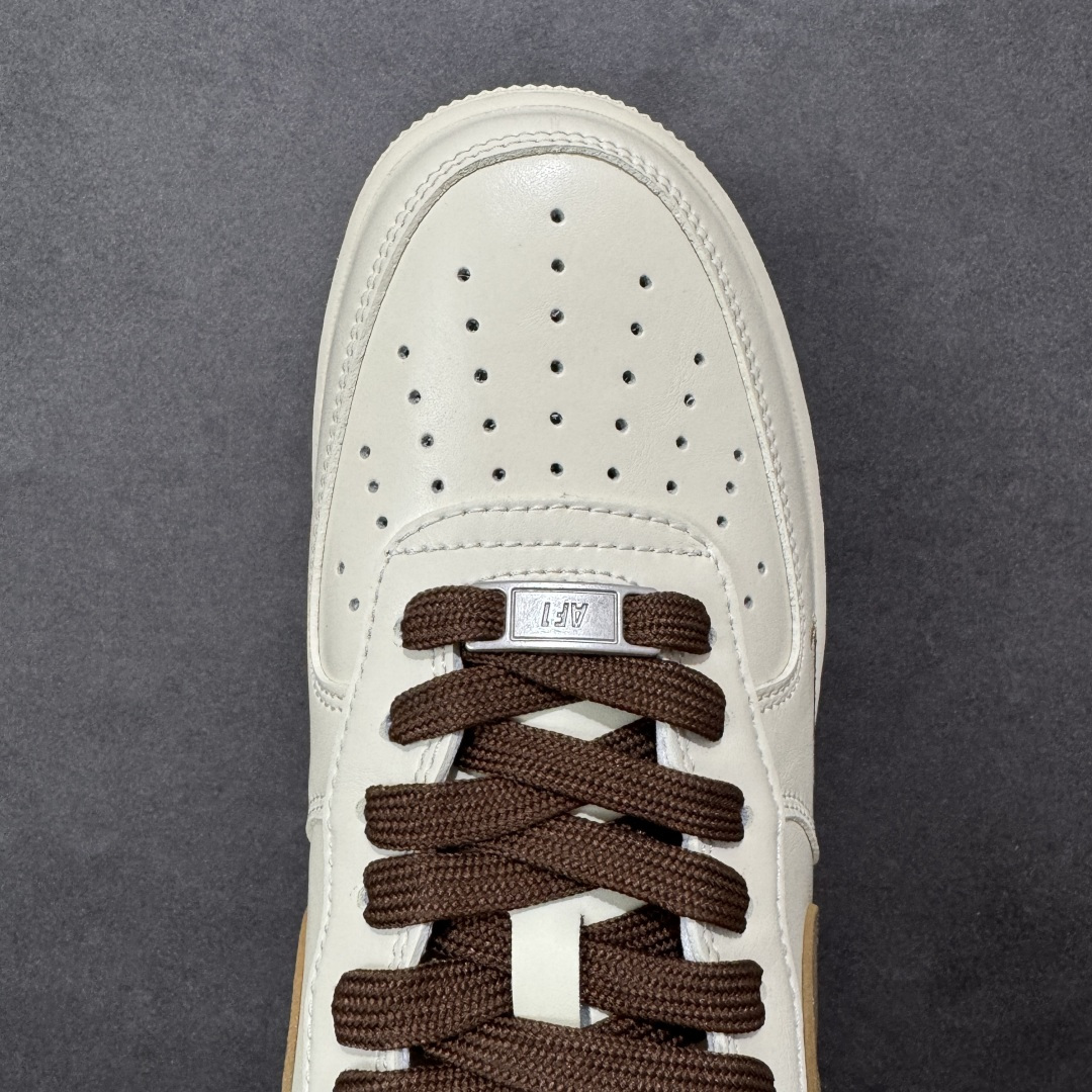 图片[8]-【定制版】NIke Air Force 1 \’07 Low 奶咖白棕三小勾 空军一号低帮 运动鞋 休闲鞋 折边针车 工艺难度大 原楦头原纸板 高端定制鞋盒 原厂鞋底 超高清洁度 细节完美 货号：NH0601-584 尺码：36 36.5 37.5 38 38.5 39 40 40.5 41 42 42.5 43 44 44.5 45 编码：HXSB310320-选品中心