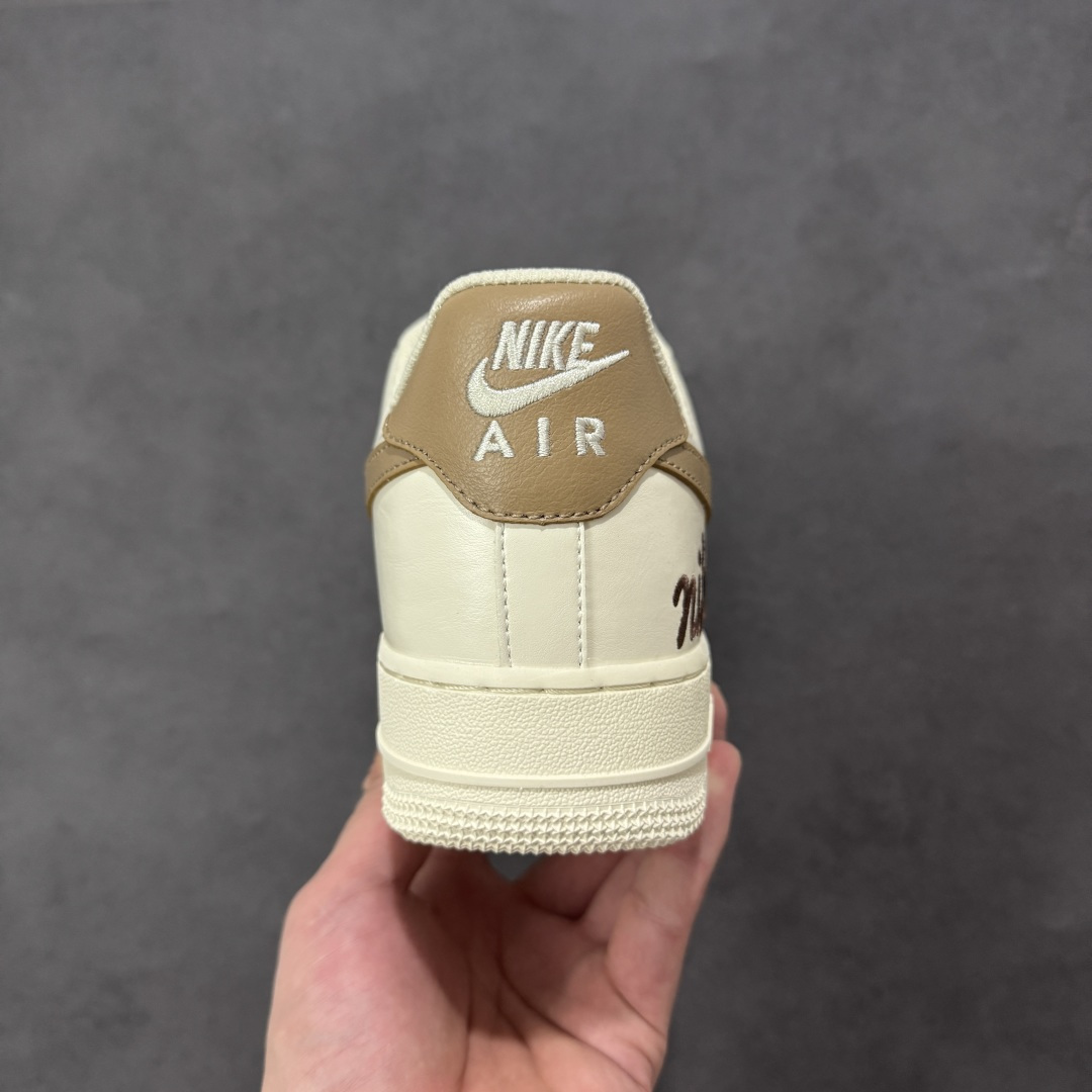 图片[4]-【定制版】NIke Air Force 1 \’07 Low 奶咖白棕三小勾 空军一号低帮 运动鞋 休闲鞋 折边针车 工艺难度大 原楦头原纸板 高端定制鞋盒 原厂鞋底 超高清洁度 细节完美 货号：NH0601-584 尺码：36 36.5 37.5 38 38.5 39 40 40.5 41 42 42.5 43 44 44.5 45 编码：HXSB310320-选品中心