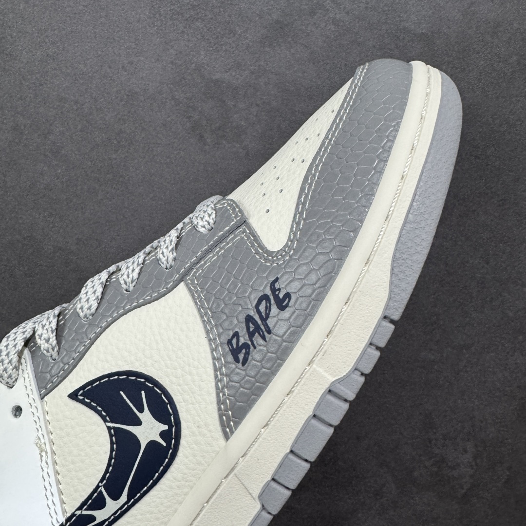 图片[5]-【定制版】Nike SB Dunk Low“ 猿人头联名—米灰黑” 周年高端定制 低帮休闲板鞋 定制鞋盒 大厂纯原品质出货 超高清洁度 皮料切割干净无任何毛边 细节完美 货号：JP1628-036 尺码：36 36.5 37.5 38 38.5 39 40 40.5 41 42 42.5 43 44 44.5 45 编码：HXSB330340-选品中心