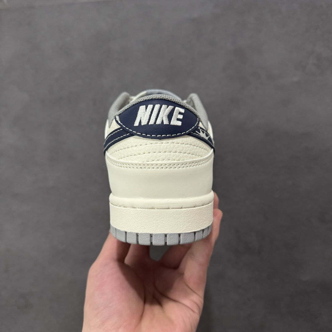 图片[4]-【定制版】Nike SB Dunk Low“ 猿人头联名—米灰黑” 周年高端定制 低帮休闲板鞋 定制鞋盒 大厂纯原品质出货 超高清洁度 皮料切割干净无任何毛边 细节完美 货号：JP1628-036 尺码：36 36.5 37.5 38 38.5 39 40 40.5 41 42 42.5 43 44 44.5 45 编码：HXSB330340-选品中心