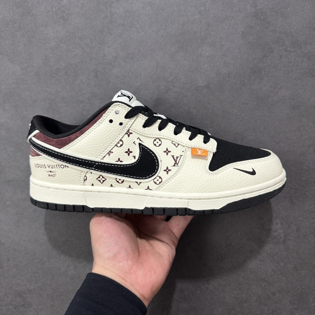 【定制版】Nike SB Dunk Low“ LV联名—米黑棕印花” 周年高端定制 低帮休闲板鞋 定制鞋盒 大厂纯原品质出货 超高清洁度 皮料切割干净无任何毛边 细节完美 货号:MN1688-105 尺码:36 36.5 37.5 38 38.5 39 40 40.5 41 42 42.5 43 44 44.5 45 编码:HXSB330340-选品中心