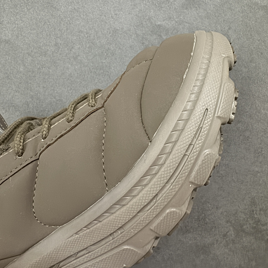 图片[5]-【YH版本】2025 BONDI b3LS联名鞋款闪亮登场 HOKA X Marni的跨界联名带来的 超乎想象的惊喜 以HOKA的经典的Bondi跑鞋为画布 Marni 挥洒色彩 蓬松的鞋面 搭配高饱和度纯色 视觉冲击力直接拉满 HOKA经典的厚底设计。 鞋底采用EVA板材发泡 脚感舒适 减震耐磨透气跑步运动鞋 货号 1170631 尺码 35.5 36 36.5 37.5 38 38.5 39 40 40.5 41 42 42.5 43 44 44.5 45 编码：YHB230240-选品中心