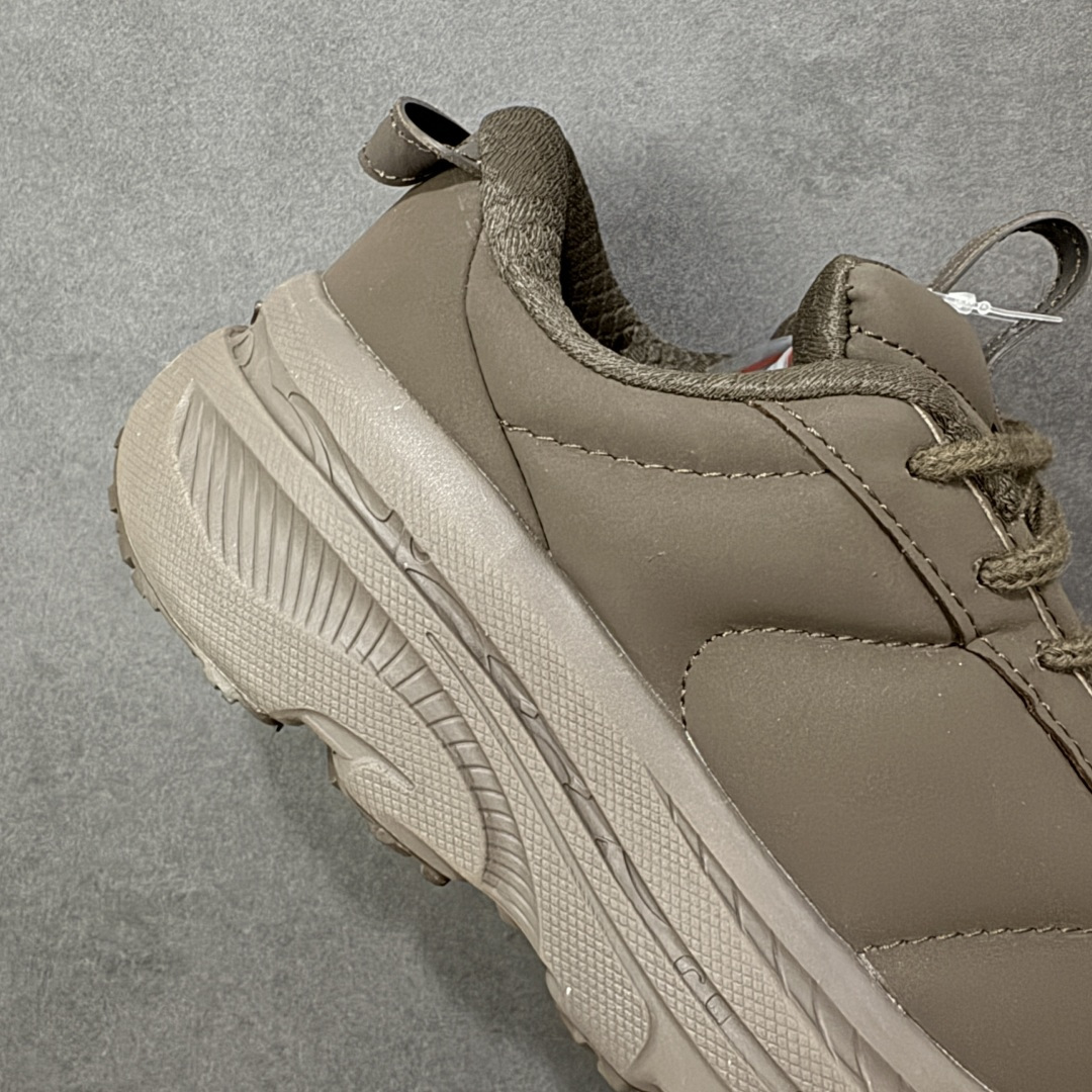 图片[6]-【YH版本】2025 BONDI b3LS联名鞋款闪亮登场 HOKA X Marni的跨界联名带来的 超乎想象的惊喜 以HOKA的经典的Bondi跑鞋为画布 Marni 挥洒色彩 蓬松的鞋面 搭配高饱和度纯色 视觉冲击力直接拉满 HOKA经典的厚底设计。 鞋底采用EVA板材发泡 脚感舒适 减震耐磨透气跑步运动鞋 货号 1170631 尺码 35.5 36 36.5 37.5 38 38.5 39 40 40.5 41 42 42.5 43 44 44.5 45 编码：YHB230240-选品中心