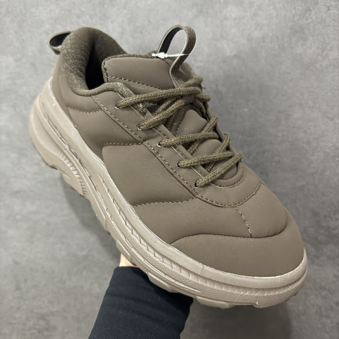 图片[3]-【YH版本】2025 BONDI b3LS联名鞋款闪亮登场 HOKA X Marni的跨界联名带来的 超乎想象的惊喜 以HOKA的经典的Bondi跑鞋为画布 Marni 挥洒色彩 蓬松的鞋面 搭配高饱和度纯色 视觉冲击力直接拉满 HOKA经典的厚底设计。 鞋底采用EVA板材发泡 脚感舒适 减震耐磨透气跑步运动鞋 货号 1170631 尺码 35.5 36 36.5 37.5 38 38.5 39 40 40.5 41 42 42.5 43 44 44.5 45 编码：YHB230240-选品中心