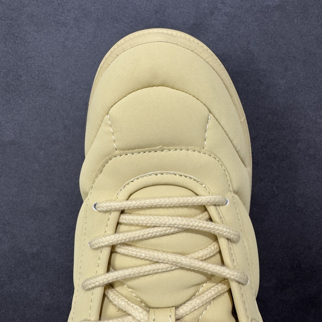 图片[8]-【YH版本】2025 BONDI b3LS联名鞋款闪亮登场 HOKA X Marni的跨界联名带来的 超乎想象的惊喜 以HOKA的经典的Bondi跑鞋为画布 Marni 挥洒色彩 蓬松的鞋面 搭配高饱和度纯色 视觉冲击力直接拉满 HOKA经典的厚底设计。 鞋底采用EVA板材发泡 脚感舒适 减震耐磨透气跑步运动鞋 货号 1170631 尺码 35.5 36 36.5 37.5 38 38.5 39 40 40.5 41 42 42.5 43 44 44.5 45 编码：YHB230240-选品中心