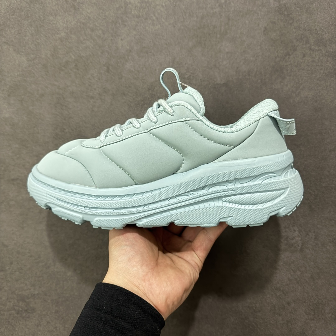 图片[2]-【YH版本】2025 BONDI b3LS联名鞋款闪亮登场 HOKA X Marni的跨界联名带来的 超乎想象的惊喜 以HOKA的经典的Bondi跑鞋为画布 Marni 挥洒色彩 蓬松的鞋面 搭配高饱和度纯色 视觉冲击力直接拉满 HOKA经典的厚底设计。 鞋底采用EVA板材发泡 脚感舒适 减震耐磨透气跑步运动鞋 货号 1170631 尺码 35.5 36 36.5 37.5 38 38.5 39 40 40.5 41 42 42.5 43 44 44.5 45 编码：YHB230240-选品中心