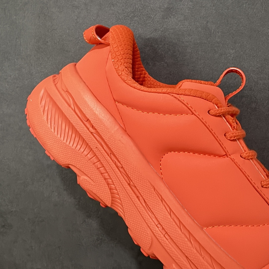 图片[6]-【YH版本】2025 BONDI b3LS联名鞋款闪亮登场 HOKA X Marni的跨界联名带来的 超乎想象的惊喜 以HOKA的经典的Bondi跑鞋为画布 Marni 挥洒色彩 蓬松的鞋面 搭配高饱和度纯色 视觉冲击力直接拉满 HOKA经典的厚底设计。 鞋底采用EVA板材发泡 脚感舒适 减震耐磨透气跑步运动鞋 货号 1170631 尺码 35.5 36 36.5 37.5 38 38.5 39 40 40.5 41 42 42.5 43 44 44.5 45 编码：YHB230240-选品中心