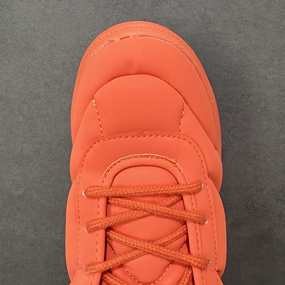 图片[8]-【YH版本】2025 BONDI b3LS联名鞋款闪亮登场 HOKA X Marni的跨界联名带来的 超乎想象的惊喜 以HOKA的经典的Bondi跑鞋为画布 Marni 挥洒色彩 蓬松的鞋面 搭配高饱和度纯色 视觉冲击力直接拉满 HOKA经典的厚底设计。 鞋底采用EVA板材发泡 脚感舒适 减震耐磨透气跑步运动鞋 货号 1170631 尺码 35.5 36 36.5 37.5 38 38.5 39 40 40.5 41 42 42.5 43 44 44.5 45 编码：YHB230240-选品中心