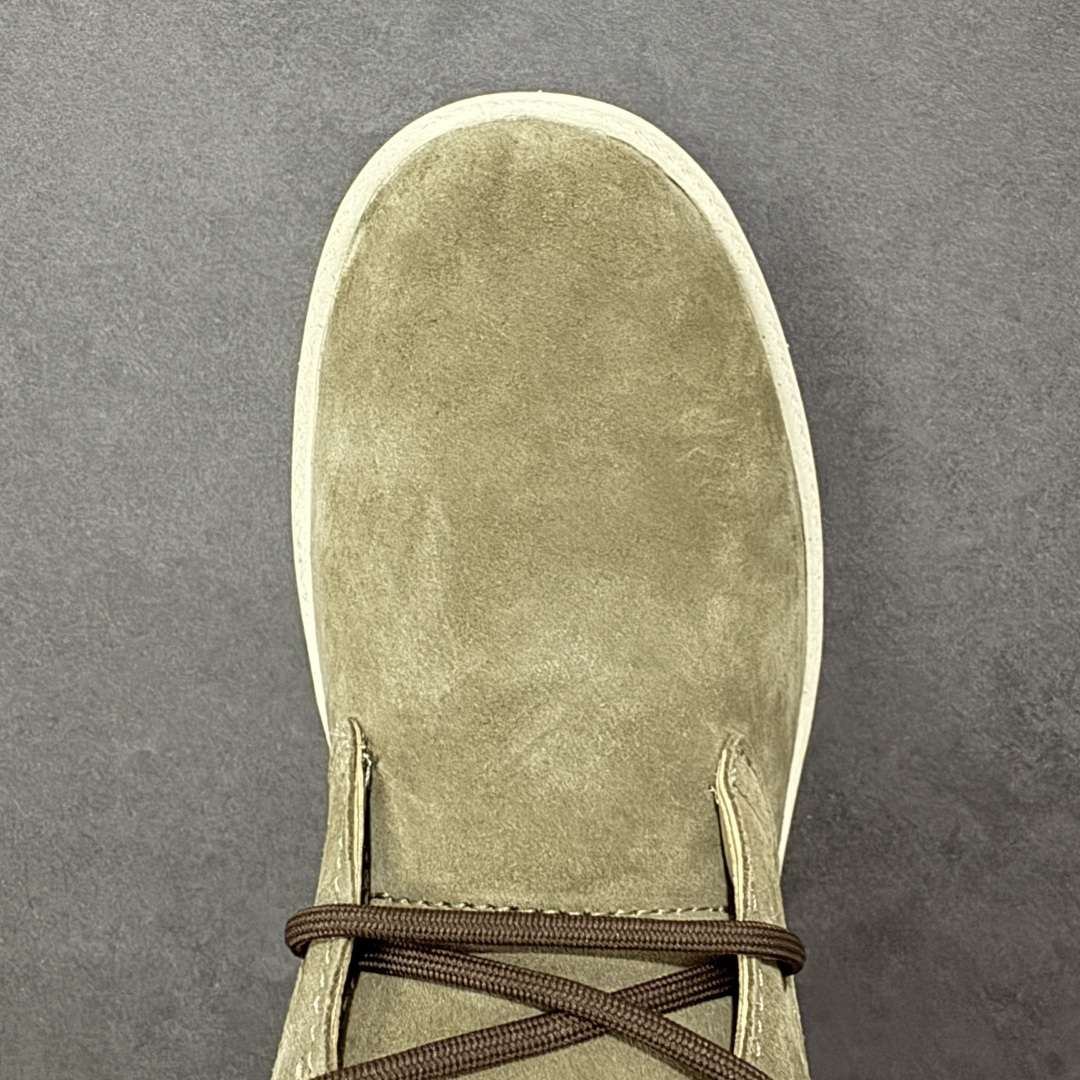 图片[8]-【SP顶级版】 平台外贸专供 UGG Burleigh Chukka 男士中帮雪地靴 1151773 原代工厂隆丰A级真羊毛皮一体完全遵循正平正品，精选A级羊皮毛一体材质，内里毛绒如云朵般包裹双脚，白带恒温属性一寒锁温抗冻，股季透气排湿，让双脚时刻处于干爽舒适的状态，轻量化设计搭配柔韧鞋底，每一步都似踩在软垫上，再加上贴合足型的弧度与足跟支撑，无论是居家休憩,外出通勤还是日常跑腿，全天行走也无负担。 从经典高筒靴到简约拖鞋，从基础中性色到潮流设计，既能与牛仔裤、卫衣打造随性日常，也能搭配裙子、男女同款更能轻松适配情侣穿搭。 优质羊皮毛天生耐磨损，搭配扎实工艺与防水科技加持，能抵御日常磨损与雨雪侵袭。一双穿数年仍能保持柔软质感💪🏻 尺码：39-45-选品中心