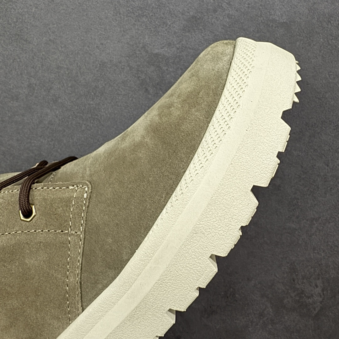 图片[5]-【SP顶级版】 平台外贸专供 UGG Burleigh Chukka 男士中帮雪地靴 1151773 原代工厂隆丰A级真羊毛皮一体完全遵循正平正品，精选A级羊皮毛一体材质，内里毛绒如云朵般包裹双脚，白带恒温属性一寒锁温抗冻，股季透气排湿，让双脚时刻处于干爽舒适的状态，轻量化设计搭配柔韧鞋底，每一步都似踩在软垫上，再加上贴合足型的弧度与足跟支撑，无论是居家休憩,外出通勤还是日常跑腿，全天行走也无负担。 从经典高筒靴到简约拖鞋，从基础中性色到潮流设计，既能与牛仔裤、卫衣打造随性日常，也能搭配裙子、男女同款更能轻松适配情侣穿搭。 优质羊皮毛天生耐磨损，搭配扎实工艺与防水科技加持，能抵御日常磨损与雨雪侵袭。一双穿数年仍能保持柔软质感💪🏻 尺码：39-45-选品中心