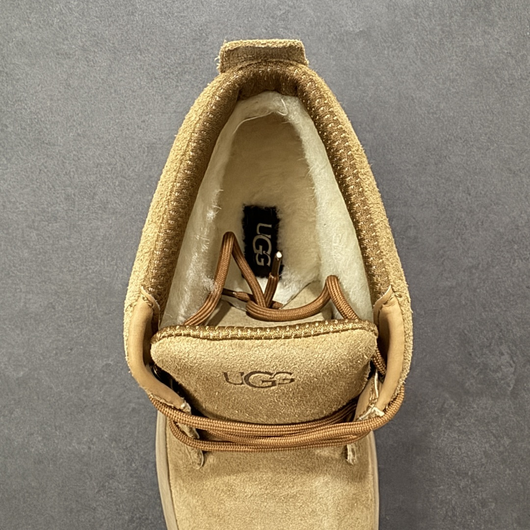 图片[7]-【SP顶级版】 平台外贸专供 UGG Burleigh Chukka 男士中帮雪地靴 1151773 原代工厂隆丰A级真羊毛皮一体完全遵循正平正品，精选A级羊皮毛一体材质，内里毛绒如云朵般包裹双脚，白带恒温属性一寒锁温抗冻，股季透气排湿，让双脚时刻处于干爽舒适的状态，轻量化设计搭配柔韧鞋底，每一步都似踩在软垫上，再加上贴合足型的弧度与足跟支撑，无论是居家休憩,外出通勤还是日常跑腿，全天行走也无负担。 从经典高筒靴到简约拖鞋，从基础中性色到潮流设计，既能与牛仔裤、卫衣打造随性日常，也能搭配裙子、男女同款更能轻松适配情侣穿搭。 优质羊皮毛天生耐磨损，搭配扎实工艺与防水科技加持，能抵御日常磨损与雨雪侵袭。一双穿数年仍能保持柔软质感💪🏻 尺码：39-45-选品中心