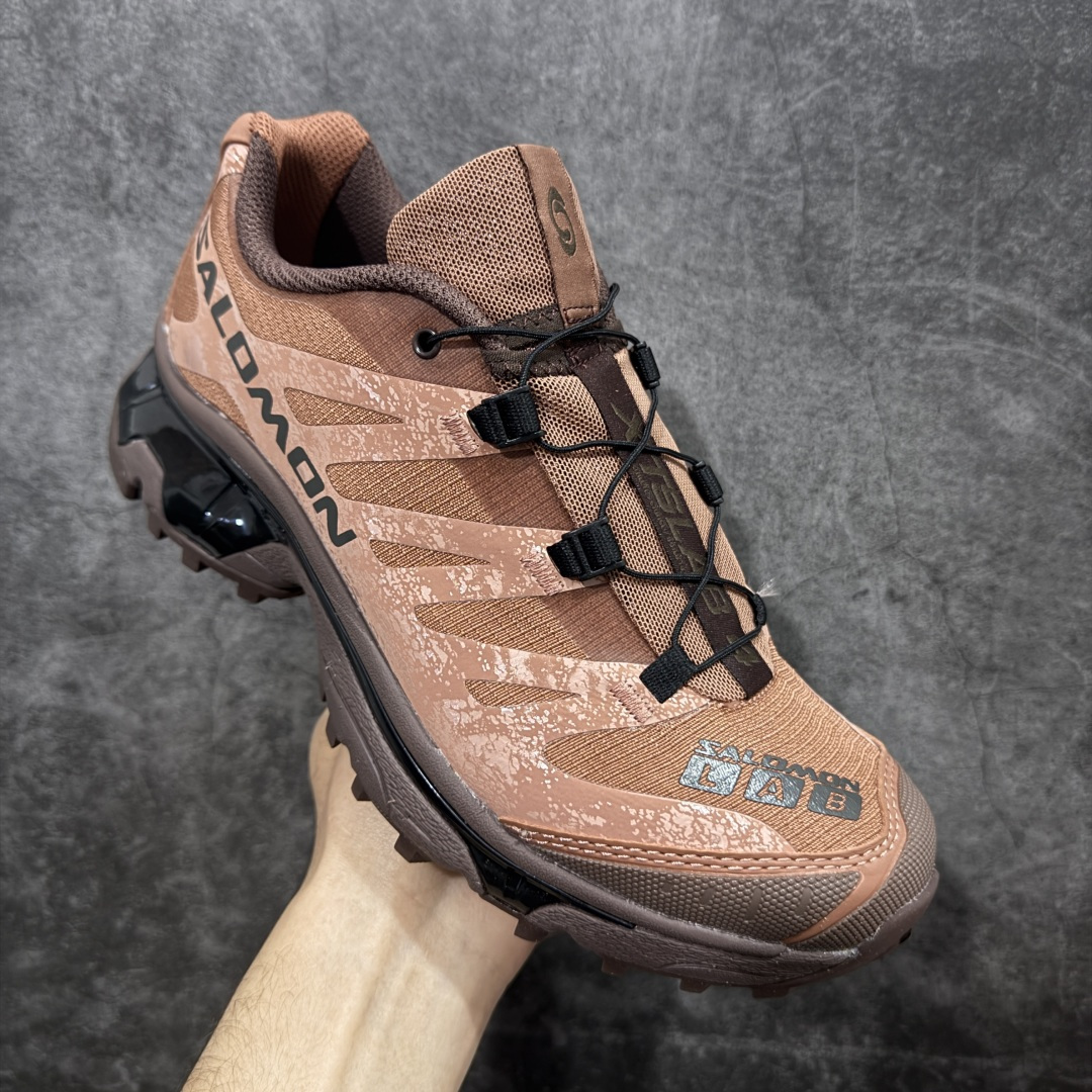 图片[3]-【莞产渠道】Salomon 萨洛蒙 XT-4 OG 复古机能跑鞋 咖啡棕 巧克力色 478771 经典户外产品 将初代XT 系列越野鞋面与重装徒步QUSET 4D中底融合呈现全新产品 鞋面拥有“SENSIFIT QUICKLACE ”双重组合 搭载 代表性的 4D ADVENCED CHASSIS 鞋底底盘 具备稳定 抓地 防护的综合特性 尺码：36 36.5 37.5 38 38.5 39 40 40.5 41 42 42.5 43 44 44.5 45-选品中心
