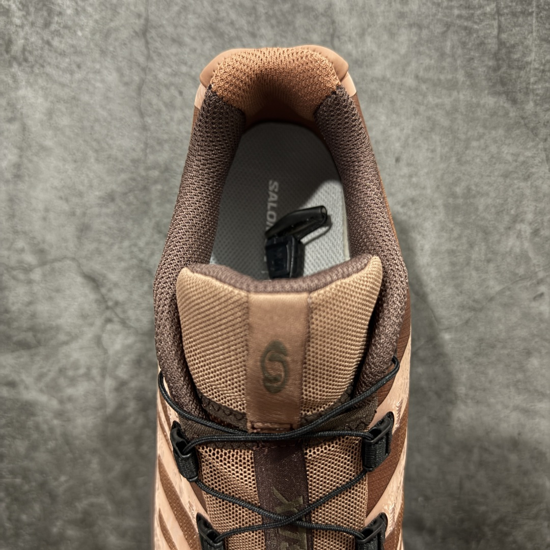 图片[8]-【莞产渠道】Salomon 萨洛蒙 XT-4 OG 复古机能跑鞋 咖啡棕 巧克力色 478771 经典户外产品 将初代XT 系列越野鞋面与重装徒步QUSET 4D中底融合呈现全新产品 鞋面拥有“SENSIFIT QUICKLACE ”双重组合 搭载 代表性的 4D ADVENCED CHASSIS 鞋底底盘 具备稳定 抓地 防护的综合特性 尺码：36 36.5 37.5 38 38.5 39 40 40.5 41 42 42.5 43 44 44.5 45-选品中心