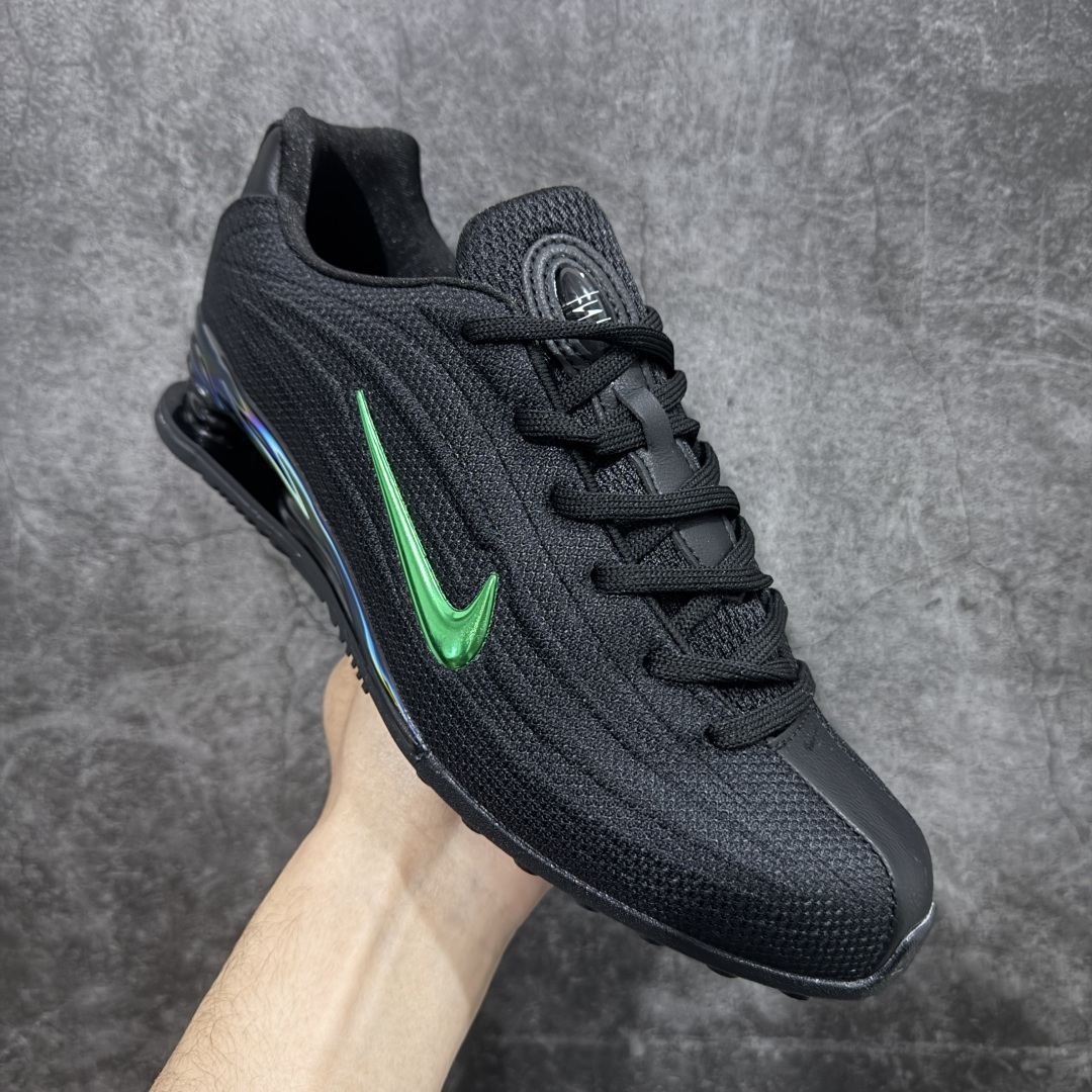 图片[3]-【外贸版】Nike SHOX Z 后掌气柱先锋机能风跑鞋 IM6051-001 Nike Shox Z搭载了Nike标志性的Shox缓震科技 后跟的气柱能有效吸收冲击能量提供良好的缓震效果 采用轻盈透气的材质制作鞋面能确保脚部保持干爽舒适 贴合脚部曲线 带来舒适的包裹感 “猫跟”设计不仅提升了时尚感 还增强了穿着时的稳定性 使脚部在行走或运动过程中能保持平衡 尺码： 36 36.5 37.5 38 38.5 39 40 40.5 41 42 42.5 43 44 44.5 45 46-选品中心