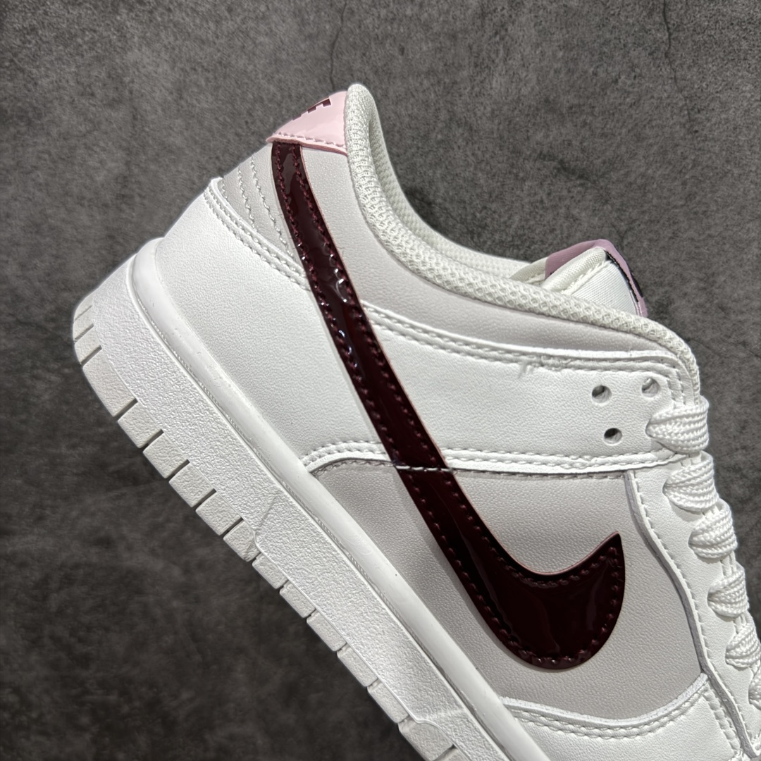 图片[7]-【史诗版】Nike Dunk Low 灰白 全网唯一全头层版本 正确低趴鞋头细节 拒绝偷工减料福利供应‼️ Nike推出特别版Dunk Low企划。此款Nike Dunk Low采用绒面革材质，鞋身左右侧均配有皮革质双 Swooshes蓝色搭配上白色。简洁干净的配色设计 绝对是日常出街上脚的不二选择 货号：IM6025 121 尺码：35.5 36 36.5 37.5 38 38.5 39 40 40.5 41 42-选品中心