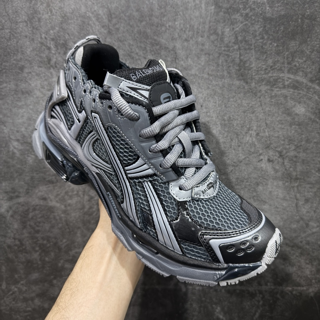 图片[3]-【纯原G5版本】Balenciaga Runner 巴黎世家7代 破坏风 手工做旧款复古老爹鞋 全新外贸版本 完美品质 超高性价比 拒绝高价杀猪 该款是通过溢胶 做旧 缝线等细节 展示了设计师 Demna的运动鞋风格 传递复古感 后侧板 翘起的鞋头 展示了 Demna 在结构上的未来构想 尺码：36 37 38 39 40 41 42 43 44 45 46-选品中心