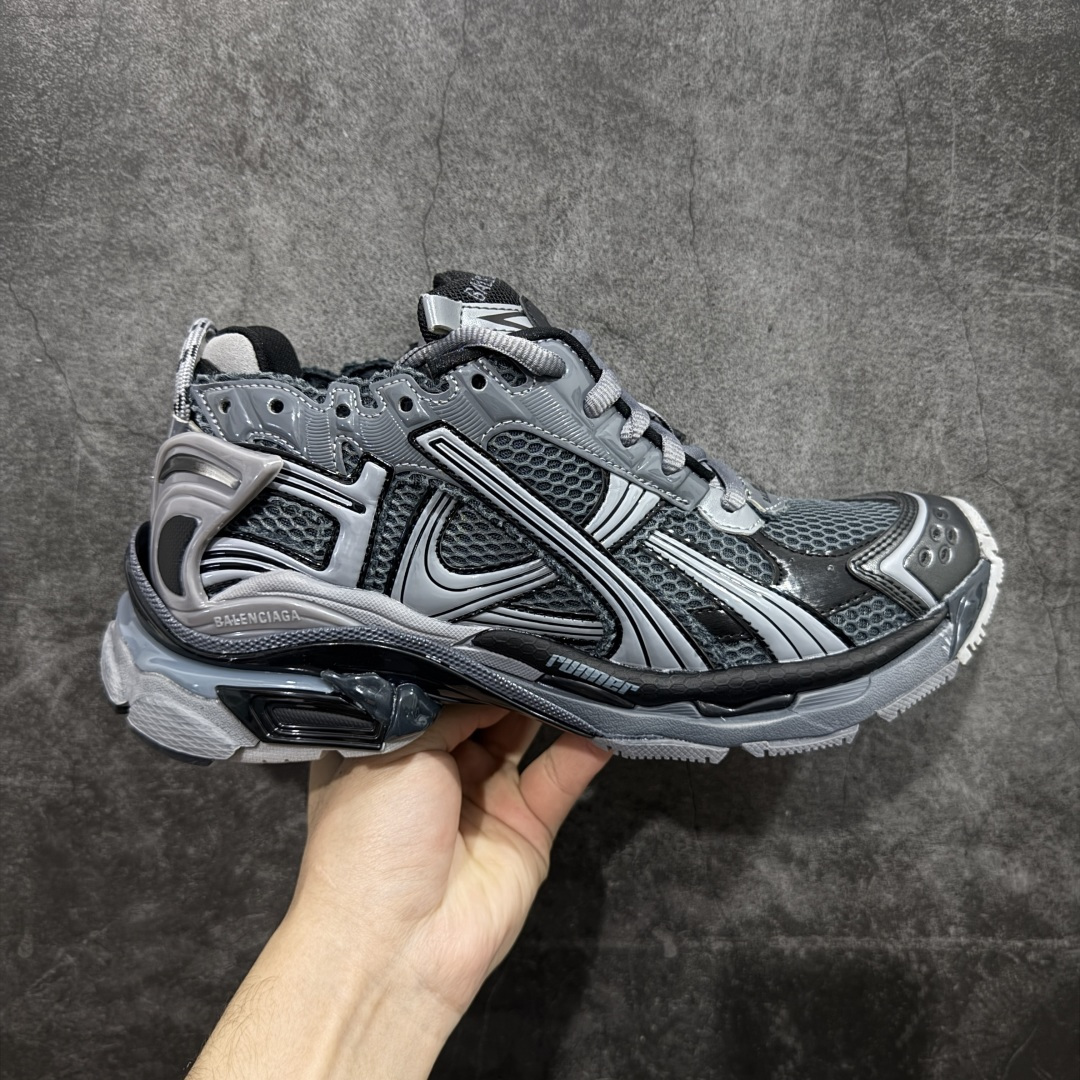 【纯原G5版本】Balenciaga Runner 巴黎世家7代 破坏风 手工做旧款复古老爹鞋 全新外贸版本 完美品质 超高性价比 拒绝高价杀猪 该款是通过溢胶 做旧 缝线等细节 展示了设计师 Demna的运动鞋风格 传递复古感 后侧板 翘起的鞋头 展示了 Demna 在结构上的未来构想 尺码：36 37 38 39 40 41 42 43 44 45 46-选品中心