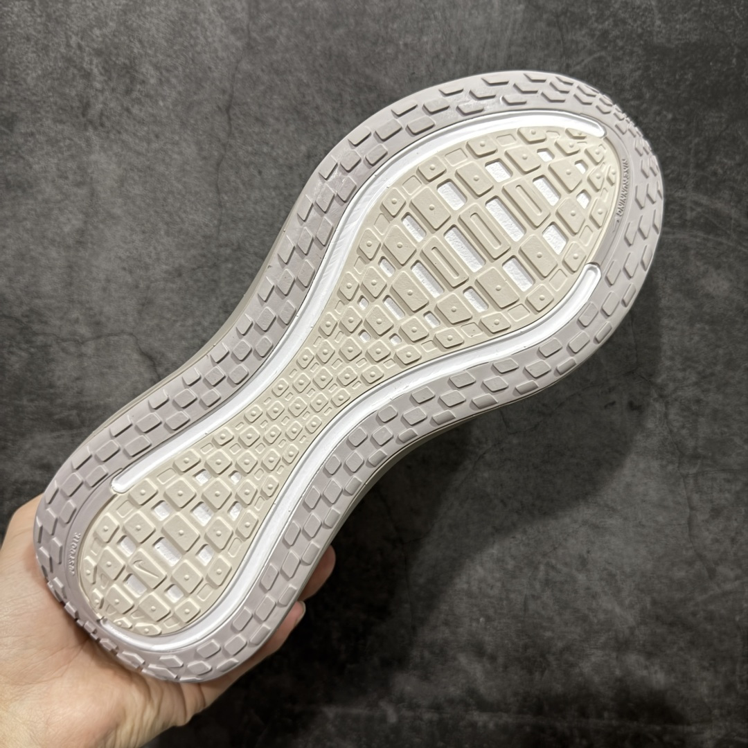 图片[9]-【XE纯原版】Nike Air Zoom Vomero Plus 全新科技运动跑鞋 HV8150-001    目前市场最强品质 原版购入开发 鞋面采用硅胶发泡立体印刷 临界ZOOM X泡棉超软弹大底 区别市场一体底 超高质检清洁度 一切材质配件均与原版一致 原楦原纸板开发 匹配原版98%以上 完美弧度版型 原厂鞋标 立体反光鞋盒标 鞋盒防撞海绵 高端玩家必推版本 高价零售必推版本 欢迎对比市面任意版本‼️ 这双鞋简直是时尚与科技的完美融合。 经典黑色鞋面，质感爆棚，搭配超亮眼的银色大勾子，瞬间成为街头焦点。不仅颜值在线，缓震性能更是一绝 不管是日常出街还是慢跑锻炼，都能给双脚极致舒适体验。  码数超全，39- 46 码任你选！别犹豫啦，穿上它，轻松走出潮流范，开启你的时尚运动新旅程！ 码段：39-46-选品中心