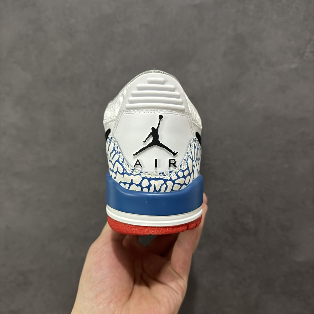 图片[4]-福利特价【GQ福利】Air Jordan Legacy AJ312 复古篮球鞋 市场最强独一档产物 全套原纸板楦头开发 原厂大底磨具加持立体防滑纹理 原档数据后跟TPU子母扣魔术贴 原装可视Air Sole气垫 原汁原味最完美的312代版型 唯一正确鞋头趴度弧度高度鞋身腰线 进口港宝加持 后跟自然饱满 全鞋荧光划线卡点 追求极致完美 每一双都是工艺品 多重QC质检 超越公司货的品控标准 实实在在的免检产品 鞋身采用了皮革材质打造 横跨鞋面的魔术贴十分吸睛 侧面的Swoosh Logo的一部分被鞋面遮挡了一部分 颇具玩味 魔术贴上标有NK标识 而鞋舌上是Jordan的经典红色飞翼Logo 后跟和鞋底均采用了AJ3的设计 后跟上同样也使用了经典的爆裂纹图案 货号：DV9127-101 尺码：36 36.5 37.5 38 38.5 39 40 40.5 41 42 42.5 43 44 44.5 45-选品中心