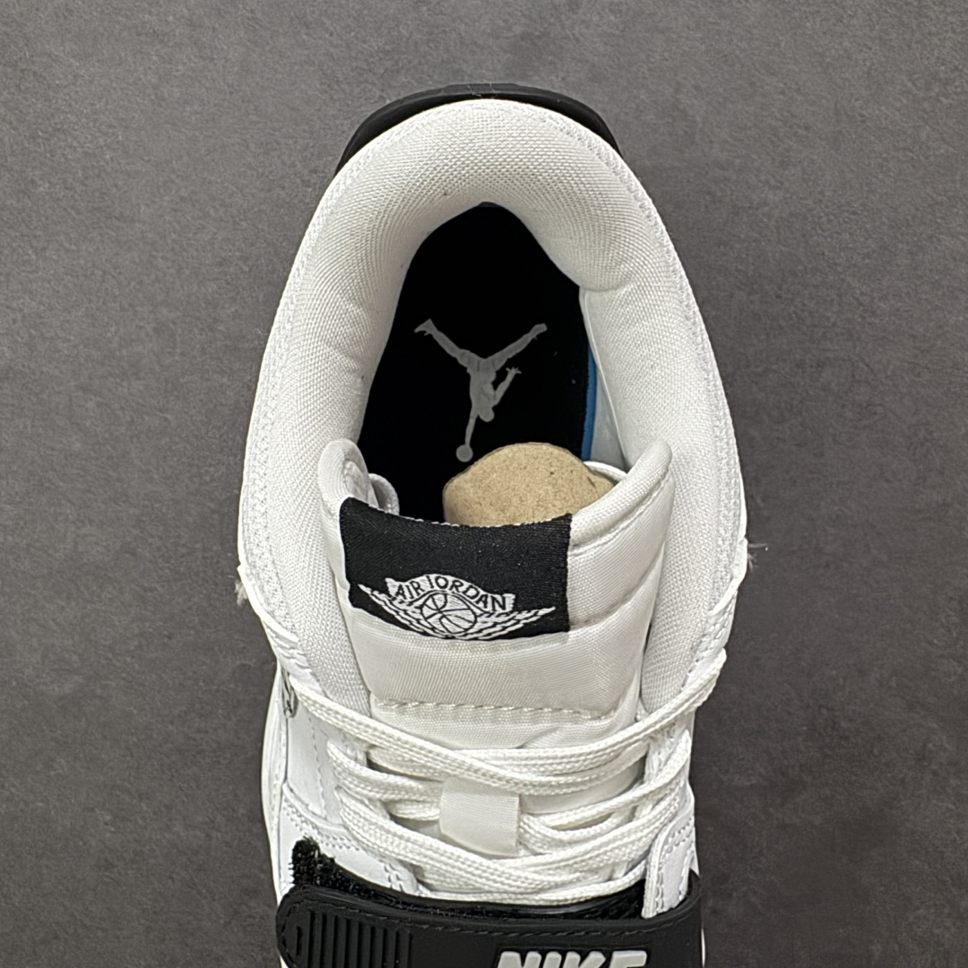 图片[7]-福利特价【GQ福利】Air Jordan Legacy AJ312 复古篮球鞋 市场最强独一档产物 全套原纸板楦头开发 原厂大底磨具加持立体防滑纹理 原档数据后跟TPU子母扣魔术贴 原装可视Air Sole气垫 原汁原味最完美的312代版型 唯一正确鞋头趴度弧度高度鞋身腰线 进口港宝加持 后跟自然饱满 全鞋荧光划线卡点 追求极致完美 每一双都是工艺品 多重QC质检 超越公司货的品控标准 实实在在的免检产品 鞋身采用了皮革材质打造 横跨鞋面的魔术贴十分吸睛 侧面的Swoosh Logo的一部分被鞋面遮挡了一部分 颇具玩味 魔术贴上标有NK标识 而鞋舌上是Jordan的经典红色飞翼Logo 后跟和鞋底均采用了AJ3的设计 后跟上同样也使用了经典的爆裂纹图案 货号：DV9127-101 尺码：36 36.5 37.5 38 38.5 39 40 40.5 41 42 42.5 43 44 44.5 45-选品中心