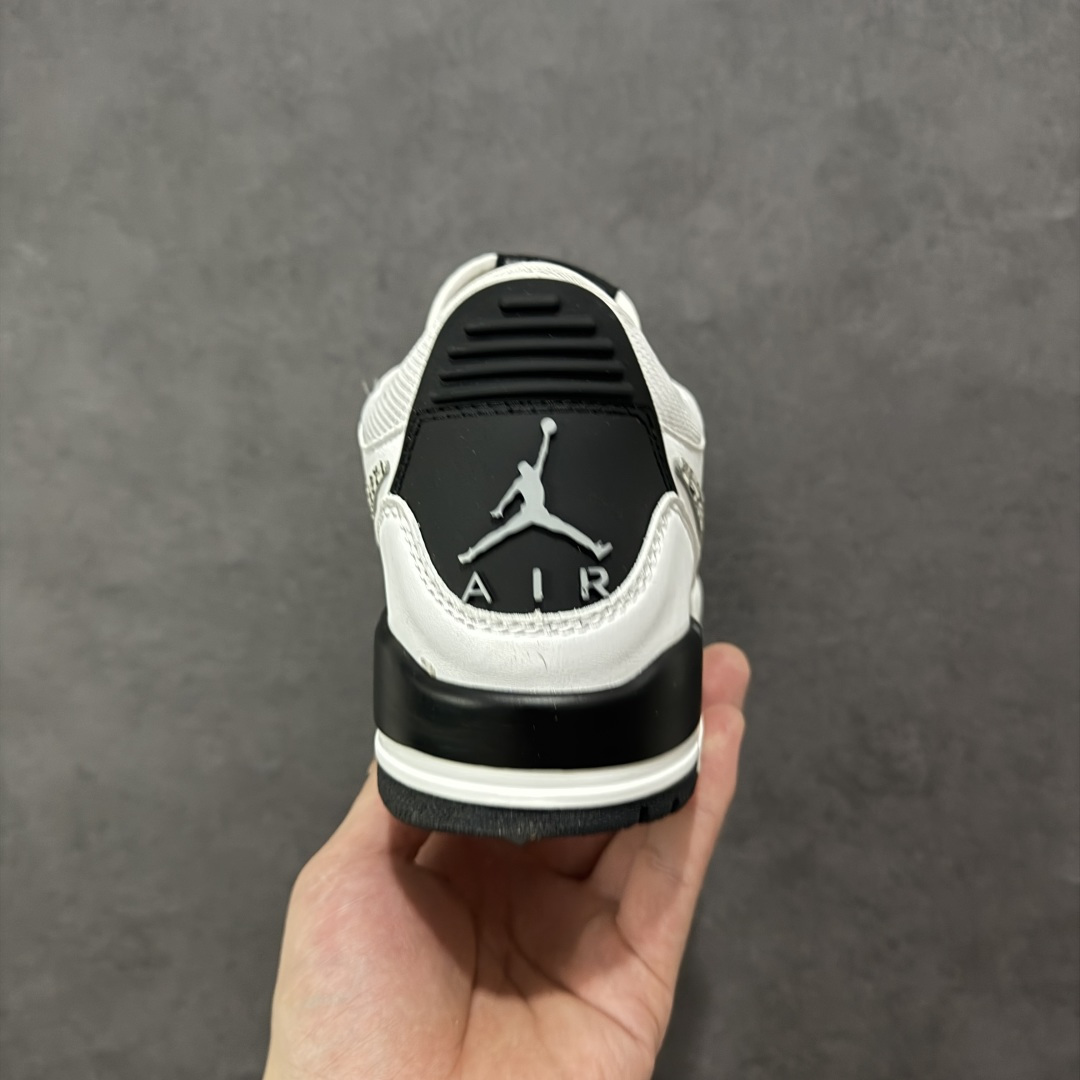 图片[4]-福利特价【GQ福利】Air Jordan Legacy AJ312 复古篮球鞋 市场最强独一档产物 全套原纸板楦头开发 原厂大底磨具加持立体防滑纹理 原档数据后跟TPU子母扣魔术贴 原装可视Air Sole气垫 原汁原味最完美的312代版型 唯一正确鞋头趴度弧度高度鞋身腰线 进口港宝加持 后跟自然饱满 全鞋荧光划线卡点 追求极致完美 每一双都是工艺品 多重QC质检 超越公司货的品控标准 实实在在的免检产品 鞋身采用了皮革材质打造 横跨鞋面的魔术贴十分吸睛 侧面的Swoosh Logo的一部分被鞋面遮挡了一部分 颇具玩味 魔术贴上标有NK标识 而鞋舌上是Jordan的经典红色飞翼Logo 后跟和鞋底均采用了AJ3的设计 后跟上同样也使用了经典的爆裂纹图案 货号：DV9127-101 尺码：36 36.5 37.5 38 38.5 39 40 40.5 41 42 42.5 43 44 44.5 45-选品中心