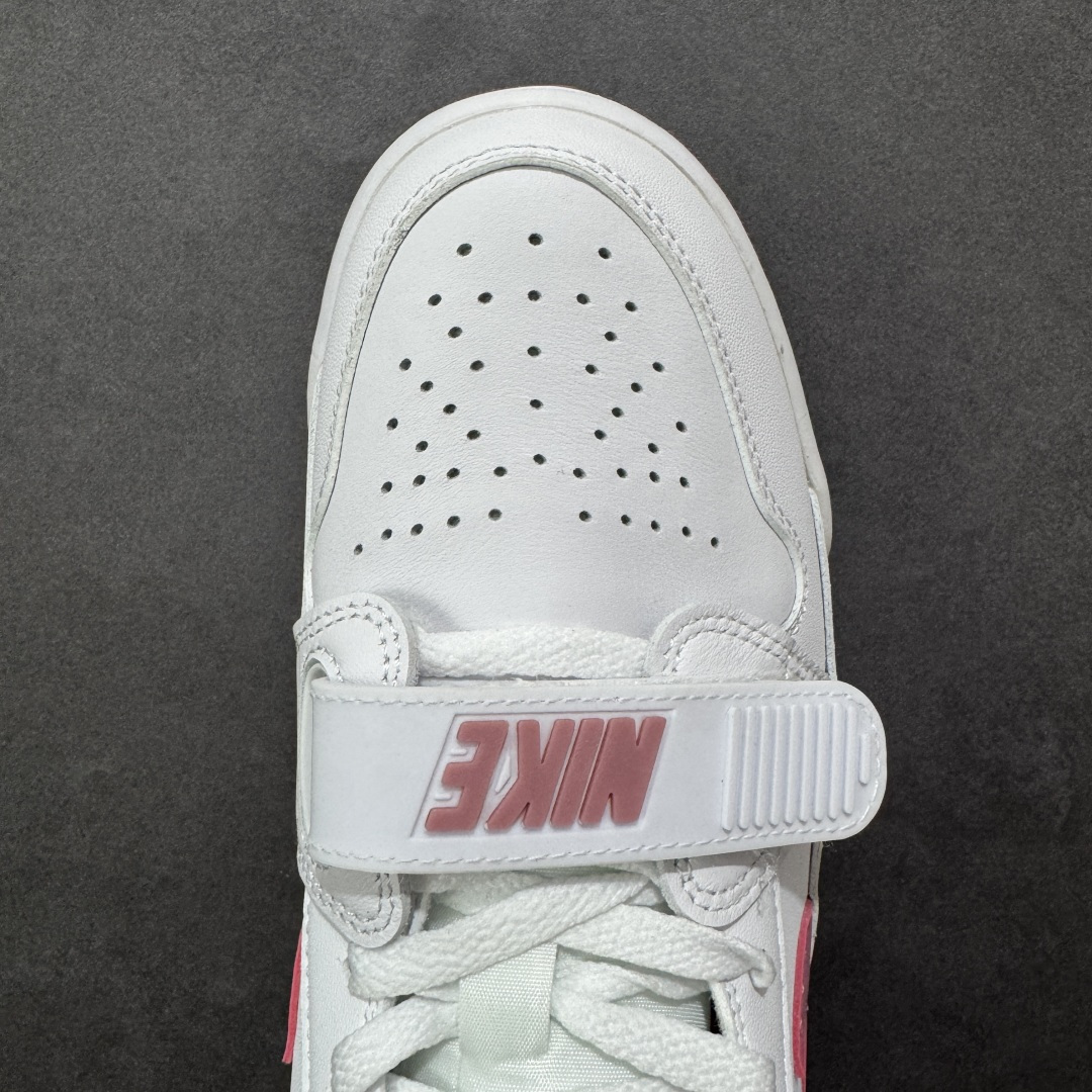 图片[8]-福利特价【GQ福利】Air Jordan Legacy AJ312 复古篮球鞋 市场最强独一档产物 全套原纸板楦头开发 原厂大底磨具加持立体防滑纹理 原档数据后跟TPU子母扣魔术贴 原装可视Air Sole气垫 原汁原味最完美的312代版型 唯一正确鞋头趴度弧度高度鞋身腰线 进口港宝加持 后跟自然饱满 全鞋荧光划线卡点 追求极致完美 每一双都是工艺品 多重QC质检 超越公司货的品控标准 实实在在的免检产品 鞋身采用了皮革材质打造 横跨鞋面的魔术贴十分吸睛 侧面的Swoosh Logo的一部分被鞋面遮挡了一部分 颇具玩味 魔术贴上标有NK标识 而鞋舌上是Jordan的经典红色飞翼Logo 后跟和鞋底均采用了AJ3的设计 后跟上同样也使用了经典的爆裂纹图案 货号：DV9127-101 尺码：36 36.5 37.5 38 38.5 39 40 40.5 41 42 42.5 43 44 44.5 45-选品中心