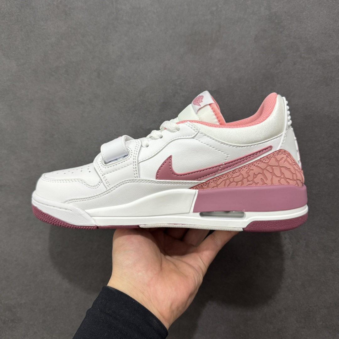 图片[2]-福利特价【GQ福利】Air Jordan Legacy AJ312 复古篮球鞋 市场最强独一档产物 全套原纸板楦头开发 原厂大底磨具加持立体防滑纹理 原档数据后跟TPU子母扣魔术贴 原装可视Air Sole气垫 原汁原味最完美的312代版型 唯一正确鞋头趴度弧度高度鞋身腰线 进口港宝加持 后跟自然饱满 全鞋荧光划线卡点 追求极致完美 每一双都是工艺品 多重QC质检 超越公司货的品控标准 实实在在的免检产品 鞋身采用了皮革材质打造 横跨鞋面的魔术贴十分吸睛 侧面的Swoosh Logo的一部分被鞋面遮挡了一部分 颇具玩味 魔术贴上标有NK标识 而鞋舌上是Jordan的经典红色飞翼Logo 后跟和鞋底均采用了AJ3的设计 后跟上同样也使用了经典的爆裂纹图案 货号：DV9127-101 尺码：36 36.5 37.5 38 38.5 39 40 40.5 41 42 42.5 43 44 44.5 45-选品中心