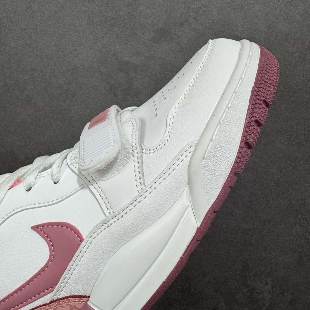 图片[5]-福利特价【GQ福利】Air Jordan Legacy AJ312 复古篮球鞋 市场最强独一档产物 全套原纸板楦头开发 原厂大底磨具加持立体防滑纹理 原档数据后跟TPU子母扣魔术贴 原装可视Air Sole气垫 原汁原味最完美的312代版型 唯一正确鞋头趴度弧度高度鞋身腰线 进口港宝加持 后跟自然饱满 全鞋荧光划线卡点 追求极致完美 每一双都是工艺品 多重QC质检 超越公司货的品控标准 实实在在的免检产品 鞋身采用了皮革材质打造 横跨鞋面的魔术贴十分吸睛 侧面的Swoosh Logo的一部分被鞋面遮挡了一部分 颇具玩味 魔术贴上标有NK标识 而鞋舌上是Jordan的经典红色飞翼Logo 后跟和鞋底均采用了AJ3的设计 后跟上同样也使用了经典的爆裂纹图案 货号：DV9127-101 尺码：36 36.5 37.5 38 38.5 39 40 40.5 41 42 42.5 43 44 44.5 45-选品中心