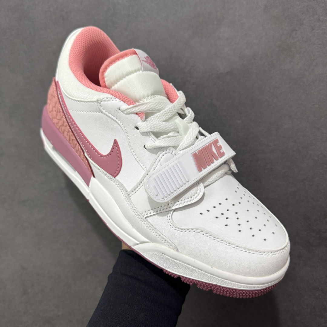 图片[3]-福利特价【GQ福利】Air Jordan Legacy AJ312 复古篮球鞋 市场最强独一档产物 全套原纸板楦头开发 原厂大底磨具加持立体防滑纹理 原档数据后跟TPU子母扣魔术贴 原装可视Air Sole气垫 原汁原味最完美的312代版型 唯一正确鞋头趴度弧度高度鞋身腰线 进口港宝加持 后跟自然饱满 全鞋荧光划线卡点 追求极致完美 每一双都是工艺品 多重QC质检 超越公司货的品控标准 实实在在的免检产品 鞋身采用了皮革材质打造 横跨鞋面的魔术贴十分吸睛 侧面的Swoosh Logo的一部分被鞋面遮挡了一部分 颇具玩味 魔术贴上标有NK标识 而鞋舌上是Jordan的经典红色飞翼Logo 后跟和鞋底均采用了AJ3的设计 后跟上同样也使用了经典的爆裂纹图案 货号：DV9127-101 尺码：36 36.5 37.5 38 38.5 39 40 40.5 41 42 42.5 43 44 44.5 45-选品中心