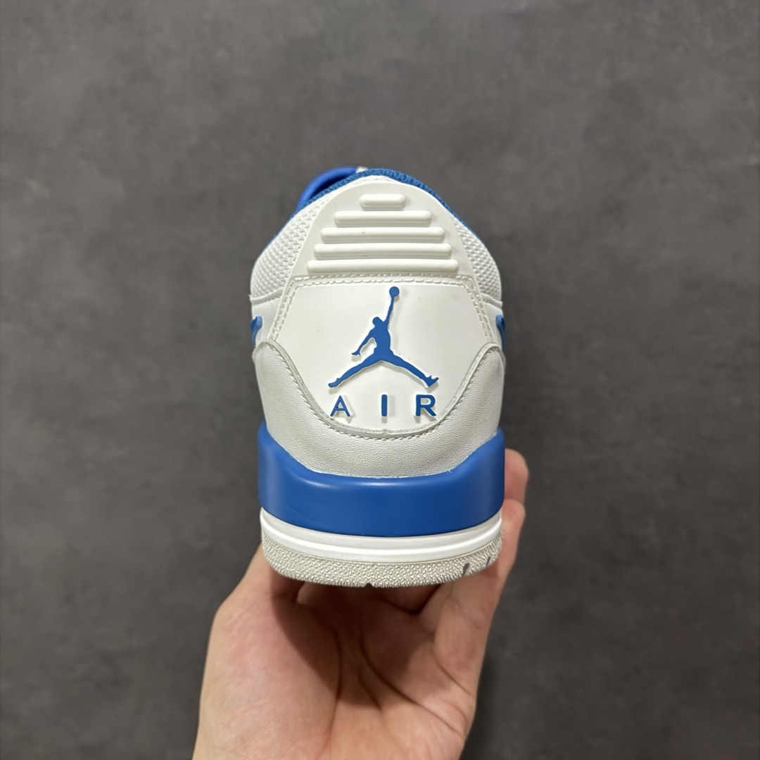 图片[4]-福利特价【GQ福利】Air Jordan Legacy AJ312 复古篮球鞋 市场最强独一档产物 全套原纸板楦头开发 原厂大底磨具加持立体防滑纹理 原档数据后跟TPU子母扣魔术贴 原装可视Air Sole气垫 原汁原味最完美的312代版型 唯一正确鞋头趴度弧度高度鞋身腰线 进口港宝加持 后跟自然饱满 全鞋荧光划线卡点 追求极致完美 每一双都是工艺品 多重QC质检 超越公司货的品控标准 实实在在的免检产品 鞋身采用了皮革材质打造 横跨鞋面的魔术贴十分吸睛 侧面的Swoosh Logo的一部分被鞋面遮挡了一部分 颇具玩味 魔术贴上标有NK标识 而鞋舌上是Jordan的经典红色飞翼Logo 后跟和鞋底均采用了AJ3的设计 后跟上同样也使用了经典的爆裂纹图案 货号：DV9127-101 尺码：36 36.5 37.5 38 38.5 39 40 40.5 41 42 42.5 43 44 44.5 45-选品中心