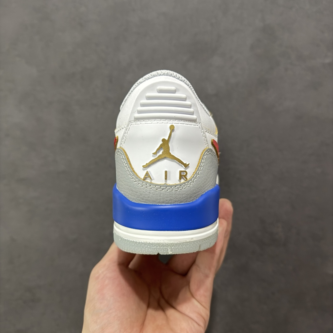 图片[4]-福利特价【GQ福利】Air Jordan Legacy AJ312 复古篮球鞋 市场最强独一档产物 全套原纸板楦头开发 原厂大底磨具加持立体防滑纹理 原档数据后跟TPU子母扣魔术贴 原装可视Air Sole气垫 原汁原味最完美的312代版型 唯一正确鞋头趴度弧度高度鞋身腰线 进口港宝加持 后跟自然饱满 全鞋荧光划线卡点 追求极致完美 每一双都是工艺品 多重QC质检 超越公司货的品控标准 实实在在的免检产品 鞋身采用了皮革材质打造 横跨鞋面的魔术贴十分吸睛 侧面的Swoosh Logo的一部分被鞋面遮挡了一部分 颇具玩味 魔术贴上标有NK标识 而鞋舌上是Jordan的经典红色飞翼Logo 后跟和鞋底均采用了AJ3的设计 后跟上同样也使用了经典的爆裂纹图案 货号：DV9127-101 尺码：36 36.5 37.5 38 38.5 39 40 40.5 41 42 42.5 43 44 44.5 45-选品中心