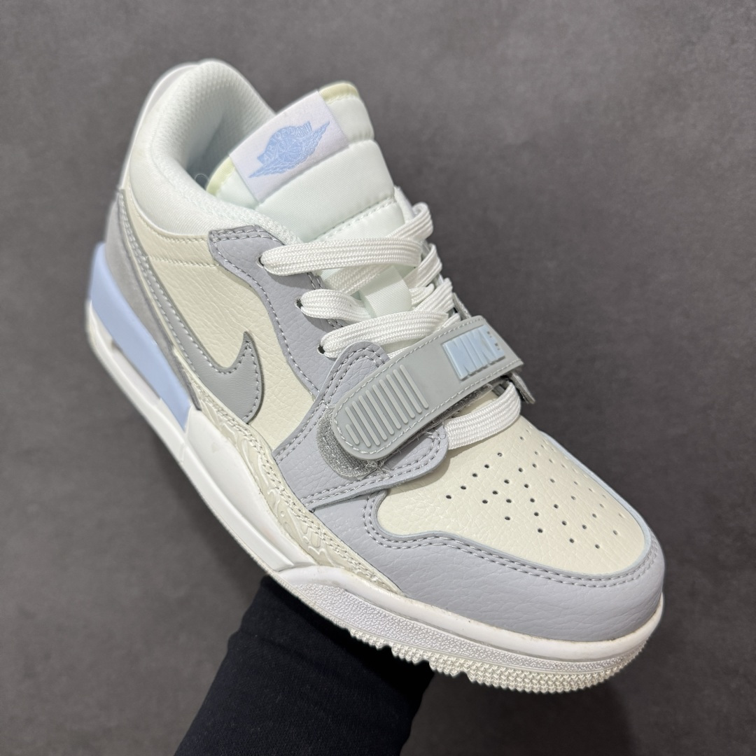 图片[3]-福利特价【GQ福利】Air Jordan Legacy AJ312 复古篮球鞋 市场最强独一档产物 全套原纸板楦头开发 原厂大底磨具加持立体防滑纹理 原档数据后跟TPU子母扣魔术贴 原装可视Air Sole气垫 原汁原味最完美的312代版型 唯一正确鞋头趴度弧度高度鞋身腰线 进口港宝加持 后跟自然饱满 全鞋荧光划线卡点 追求极致完美 每一双都是工艺品 多重QC质检 超越公司货的品控标准 实实在在的免检产品 鞋身采用了皮革材质打造 横跨鞋面的魔术贴十分吸睛 侧面的Swoosh Logo的一部分被鞋面遮挡了一部分 颇具玩味 魔术贴上标有NK标识 而鞋舌上是Jordan的经典红色飞翼Logo 后跟和鞋底均采用了AJ3的设计 后跟上同样也使用了经典的爆裂纹图案 货号：DV9127-101 尺码：36 36.5 37.5 38 38.5 39 40 40.5 41 42 42.5 43 44 44.5 45-选品中心