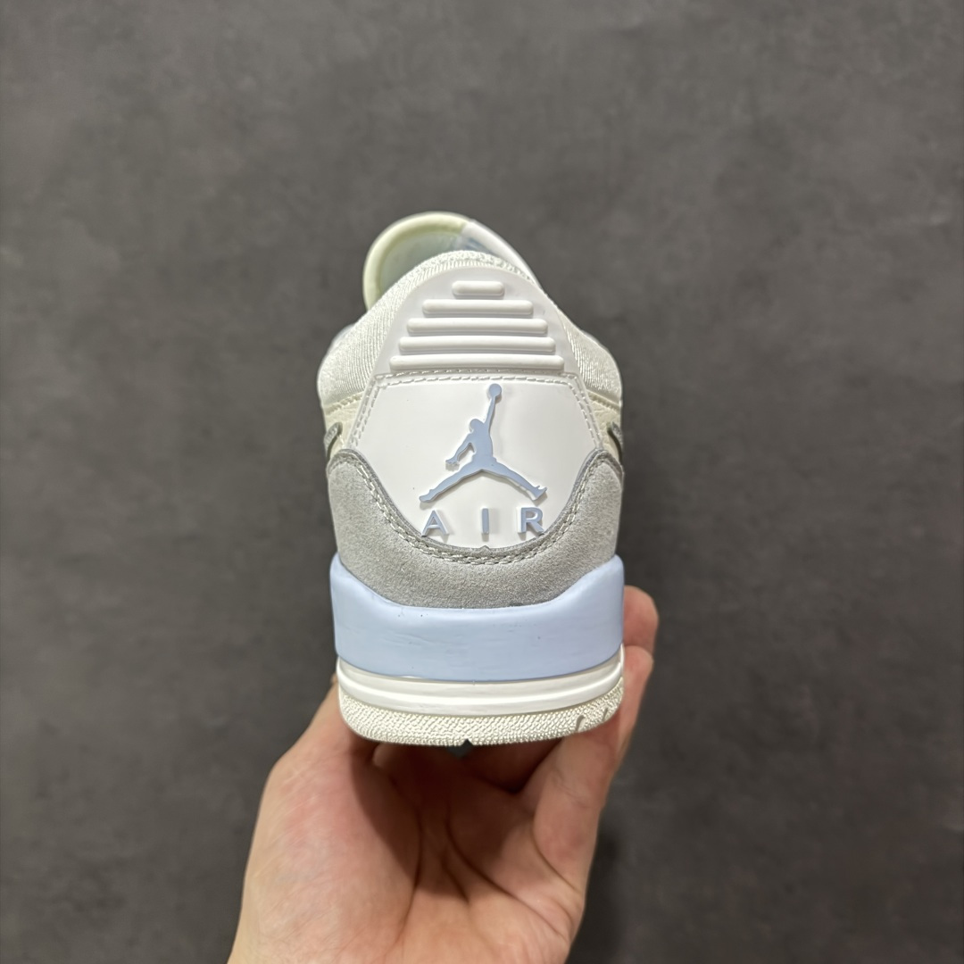 图片[4]-福利特价【GQ福利】Air Jordan Legacy AJ312 复古篮球鞋 市场最强独一档产物 全套原纸板楦头开发 原厂大底磨具加持立体防滑纹理 原档数据后跟TPU子母扣魔术贴 原装可视Air Sole气垫 原汁原味最完美的312代版型 唯一正确鞋头趴度弧度高度鞋身腰线 进口港宝加持 后跟自然饱满 全鞋荧光划线卡点 追求极致完美 每一双都是工艺品 多重QC质检 超越公司货的品控标准 实实在在的免检产品 鞋身采用了皮革材质打造 横跨鞋面的魔术贴十分吸睛 侧面的Swoosh Logo的一部分被鞋面遮挡了一部分 颇具玩味 魔术贴上标有NK标识 而鞋舌上是Jordan的经典红色飞翼Logo 后跟和鞋底均采用了AJ3的设计 后跟上同样也使用了经典的爆裂纹图案 货号：DV9127-101 尺码：36 36.5 37.5 38 38.5 39 40 40.5 41 42 42.5 43 44 44.5 45-选品中心