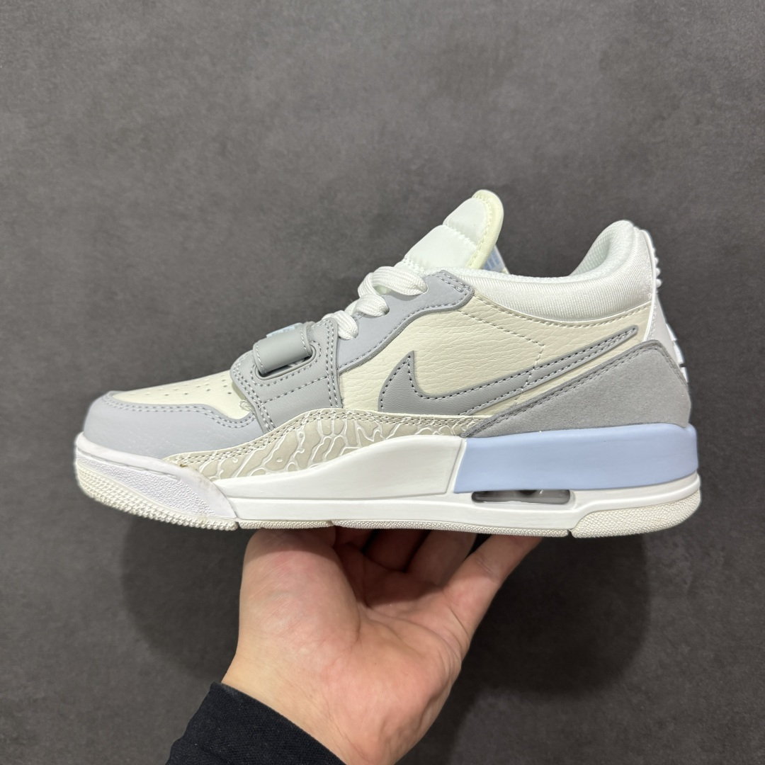 图片[2]-福利特价【GQ福利】Air Jordan Legacy AJ312 复古篮球鞋 市场最强独一档产物 全套原纸板楦头开发 原厂大底磨具加持立体防滑纹理 原档数据后跟TPU子母扣魔术贴 原装可视Air Sole气垫 原汁原味最完美的312代版型 唯一正确鞋头趴度弧度高度鞋身腰线 进口港宝加持 后跟自然饱满 全鞋荧光划线卡点 追求极致完美 每一双都是工艺品 多重QC质检 超越公司货的品控标准 实实在在的免检产品 鞋身采用了皮革材质打造 横跨鞋面的魔术贴十分吸睛 侧面的Swoosh Logo的一部分被鞋面遮挡了一部分 颇具玩味 魔术贴上标有NK标识 而鞋舌上是Jordan的经典红色飞翼Logo 后跟和鞋底均采用了AJ3的设计 后跟上同样也使用了经典的爆裂纹图案 货号：DV9127-101 尺码：36 36.5 37.5 38 38.5 39 40 40.5 41 42 42.5 43 44 44.5 45-选品中心