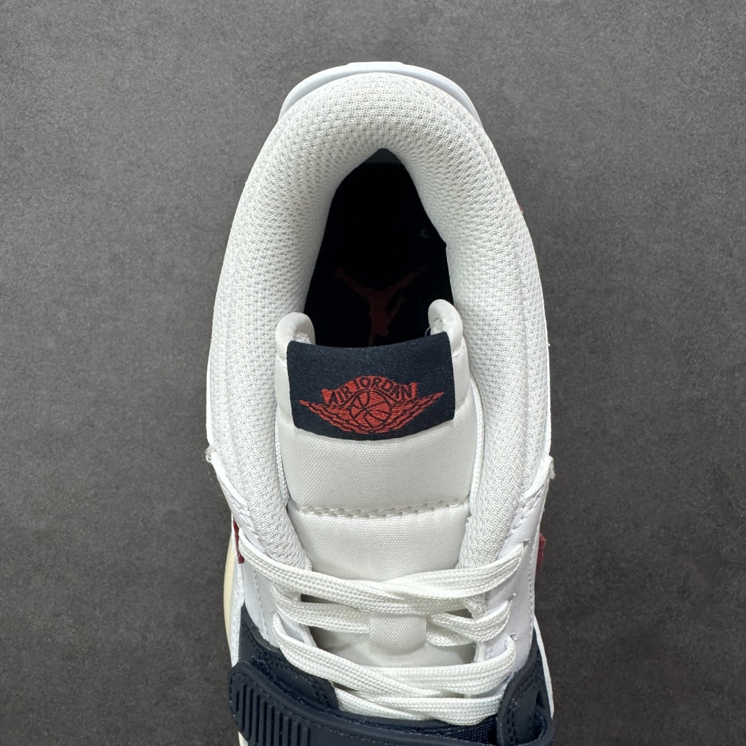 图片[7]-福利特价【GQ福利】Air Jordan Legacy AJ312 复古篮球鞋 市场最强独一档产物 全套原纸板楦头开发 原厂大底磨具加持立体防滑纹理 原档数据后跟TPU子母扣魔术贴 原装可视Air Sole气垫 原汁原味最完美的312代版型 唯一正确鞋头趴度弧度高度鞋身腰线 进口港宝加持 后跟自然饱满 全鞋荧光划线卡点 追求极致完美 每一双都是工艺品 多重QC质检 超越公司货的品控标准 实实在在的免检产品 鞋身采用了皮革材质打造 横跨鞋面的魔术贴十分吸睛 侧面的Swoosh Logo的一部分被鞋面遮挡了一部分 颇具玩味 魔术贴上标有NK标识 而鞋舌上是Jordan的经典红色飞翼Logo 后跟和鞋底均采用了AJ3的设计 后跟上同样也使用了经典的爆裂纹图案 货号：DV9127-101 尺码：36 36.5 37.5 38 38.5 39 40 40.5 41 42 42.5 43 44 44.5 45-选品中心