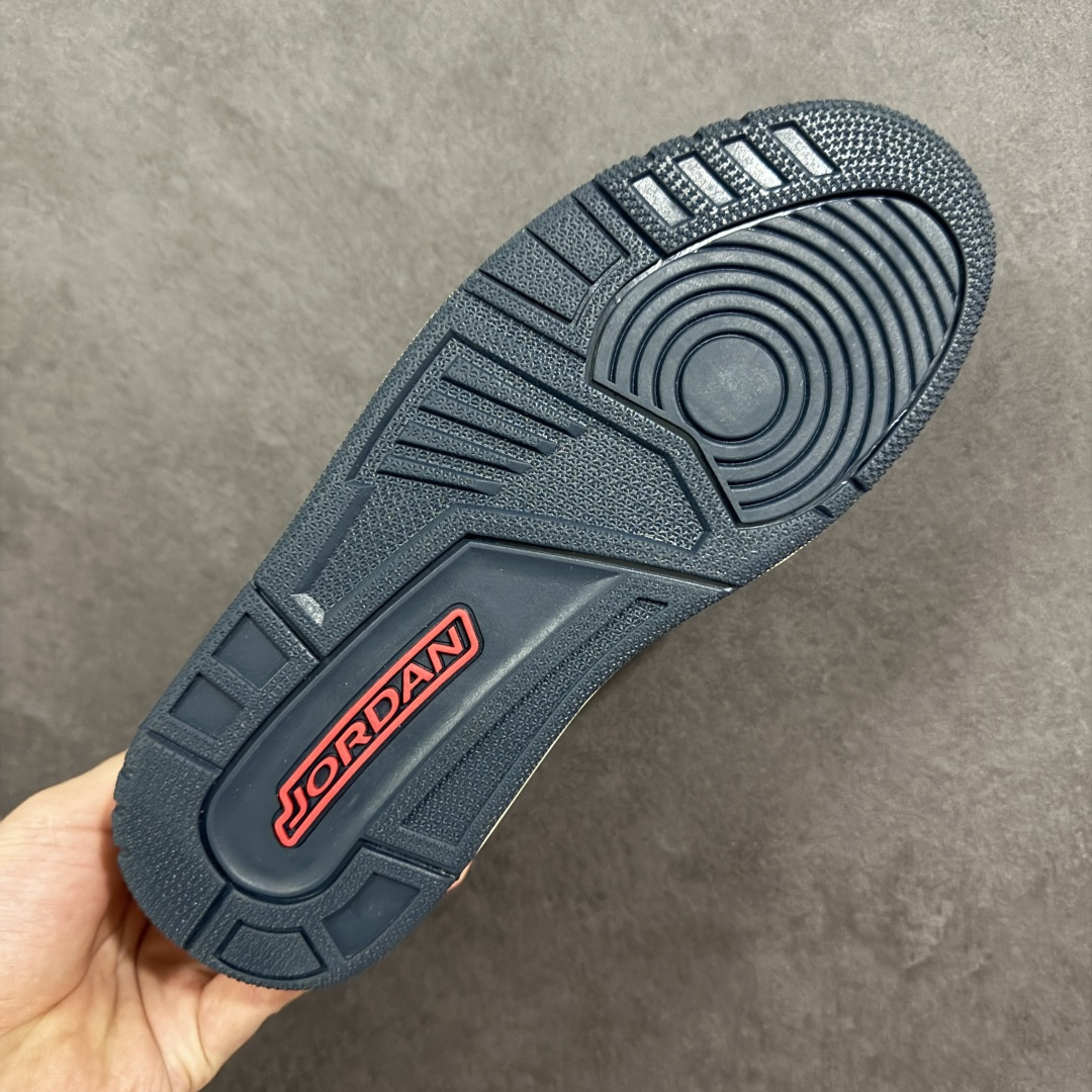 图片[9]-福利特价【GQ福利】Air Jordan Legacy AJ312 复古篮球鞋 市场最强独一档产物 全套原纸板楦头开发 原厂大底磨具加持立体防滑纹理 原档数据后跟TPU子母扣魔术贴 原装可视Air Sole气垫 原汁原味最完美的312代版型 唯一正确鞋头趴度弧度高度鞋身腰线 进口港宝加持 后跟自然饱满 全鞋荧光划线卡点 追求极致完美 每一双都是工艺品 多重QC质检 超越公司货的品控标准 实实在在的免检产品 鞋身采用了皮革材质打造 横跨鞋面的魔术贴十分吸睛 侧面的Swoosh Logo的一部分被鞋面遮挡了一部分 颇具玩味 魔术贴上标有NK标识 而鞋舌上是Jordan的经典红色飞翼Logo 后跟和鞋底均采用了AJ3的设计 后跟上同样也使用了经典的爆裂纹图案 货号：DV9127-101 尺码：36 36.5 37.5 38 38.5 39 40 40.5 41 42 42.5 43 44 44.5 45-选品中心